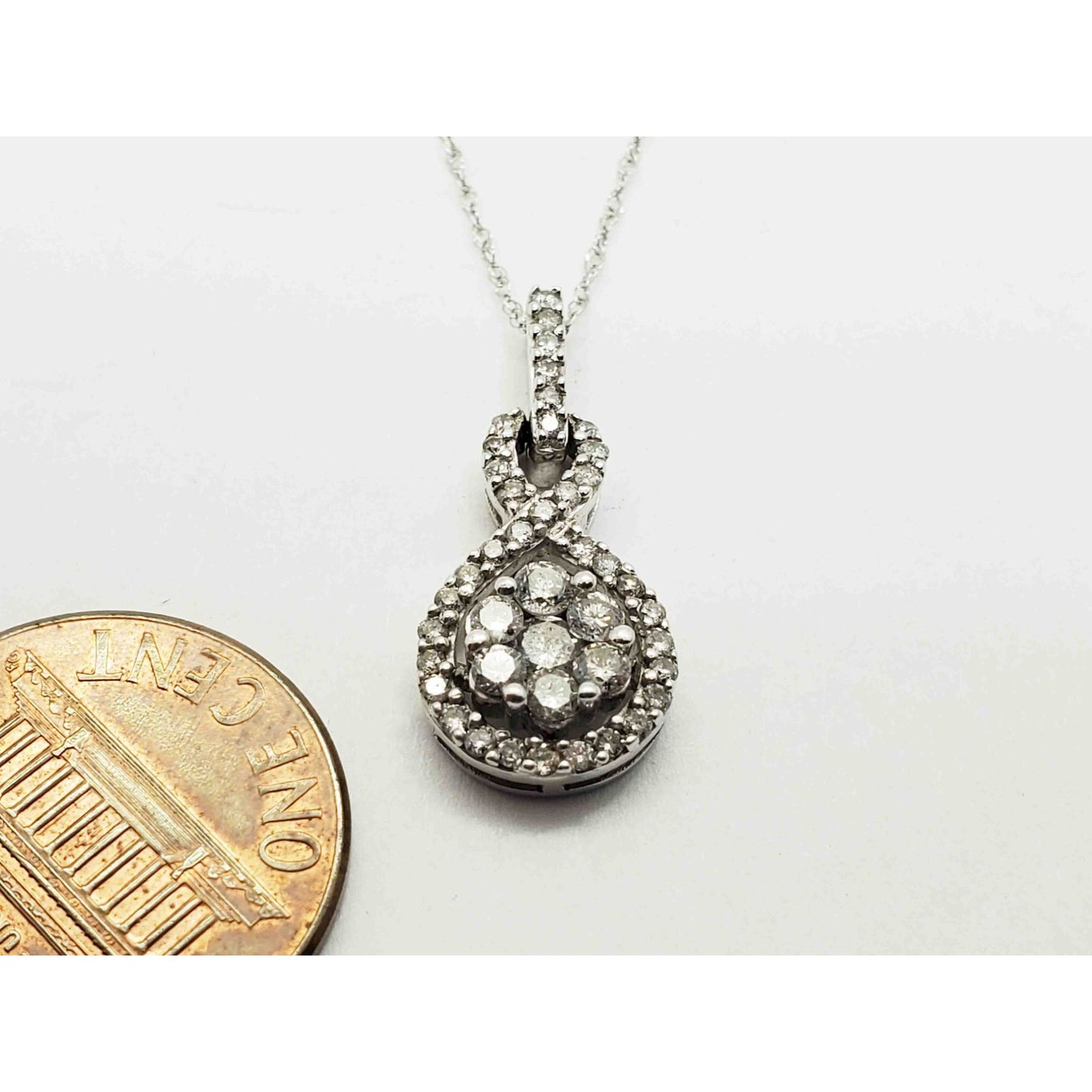 0.3 ctw Diamond Cluster Infinity Loop Pendant Necklace 10k White Gold