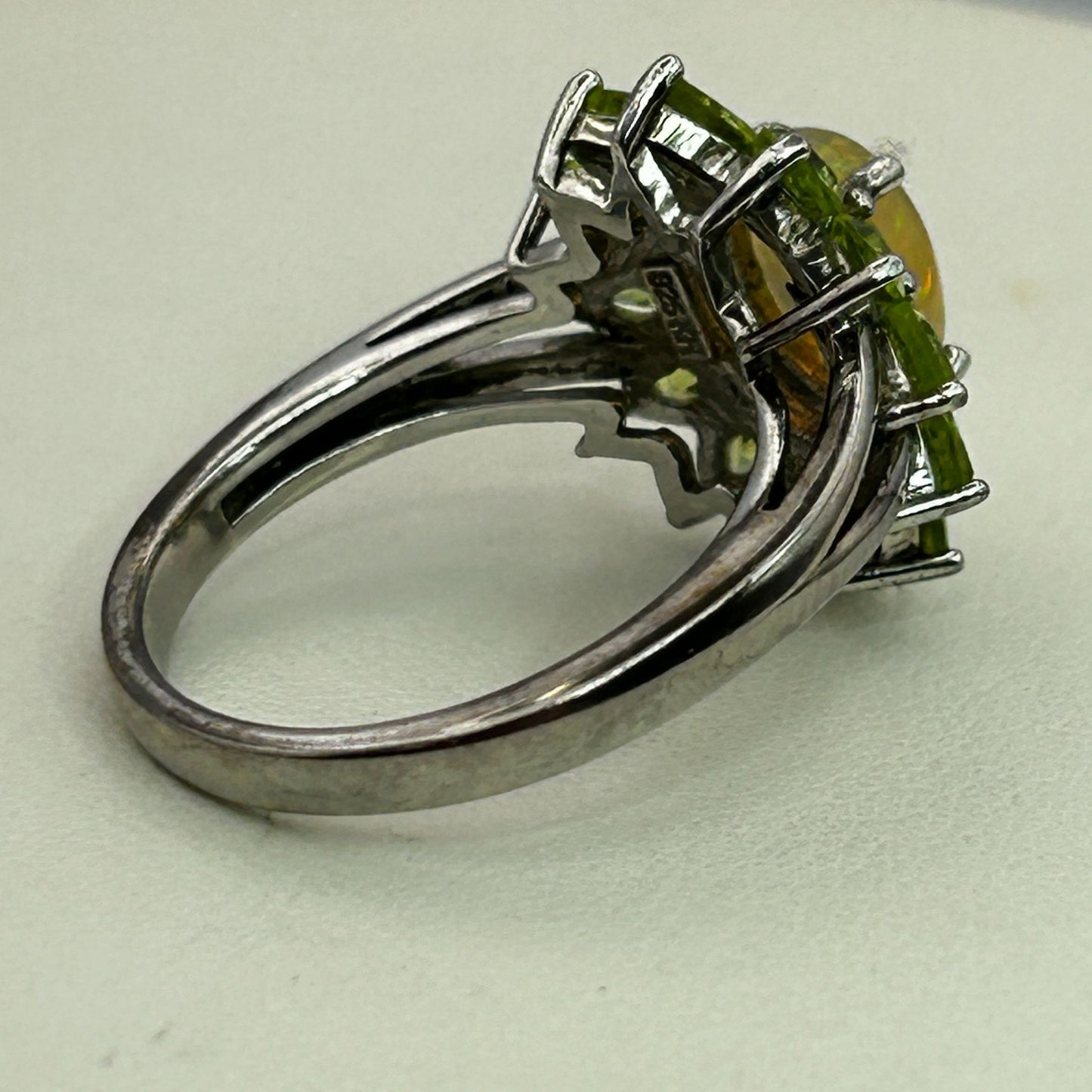 Jelly Opal and Green Peridot Flower Ring Thailand 925 KH SIZE 8