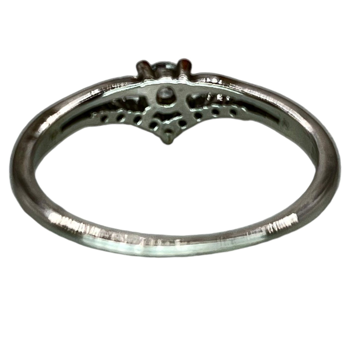 925 Sterling Silver Round Cubic Zirconia Curved V Shape Band Ring Size 7.75 Band