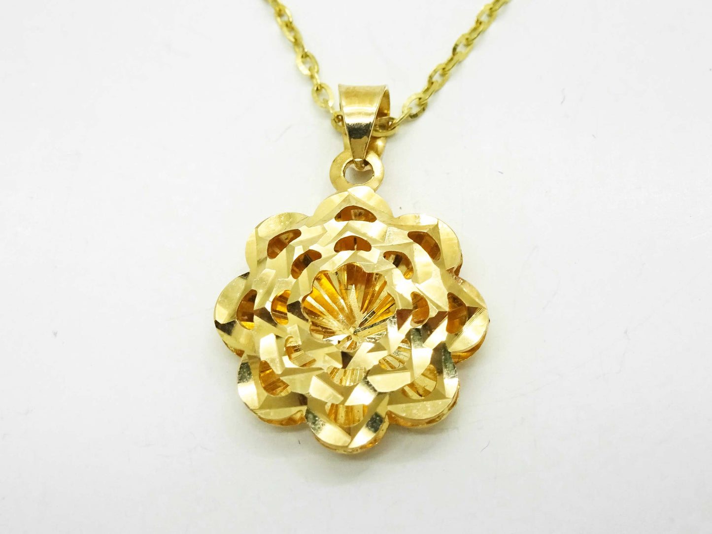 Sunburst Dia-Cut Filigree Charm Pendant Chain Necklace 14k Gold