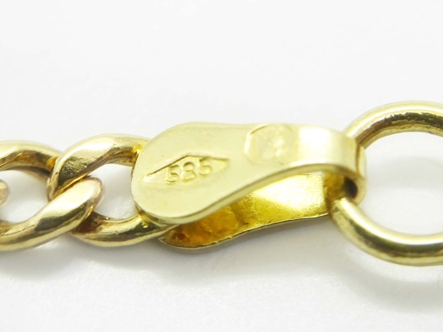 3mm Wide Figaro Chain Necklace 14k Gold 18" Long 4.2 Grams
