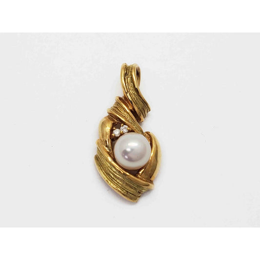 6mm Cultured Pearl & Natural Diamond Accent Ribbon Style Pendant 18k Gold