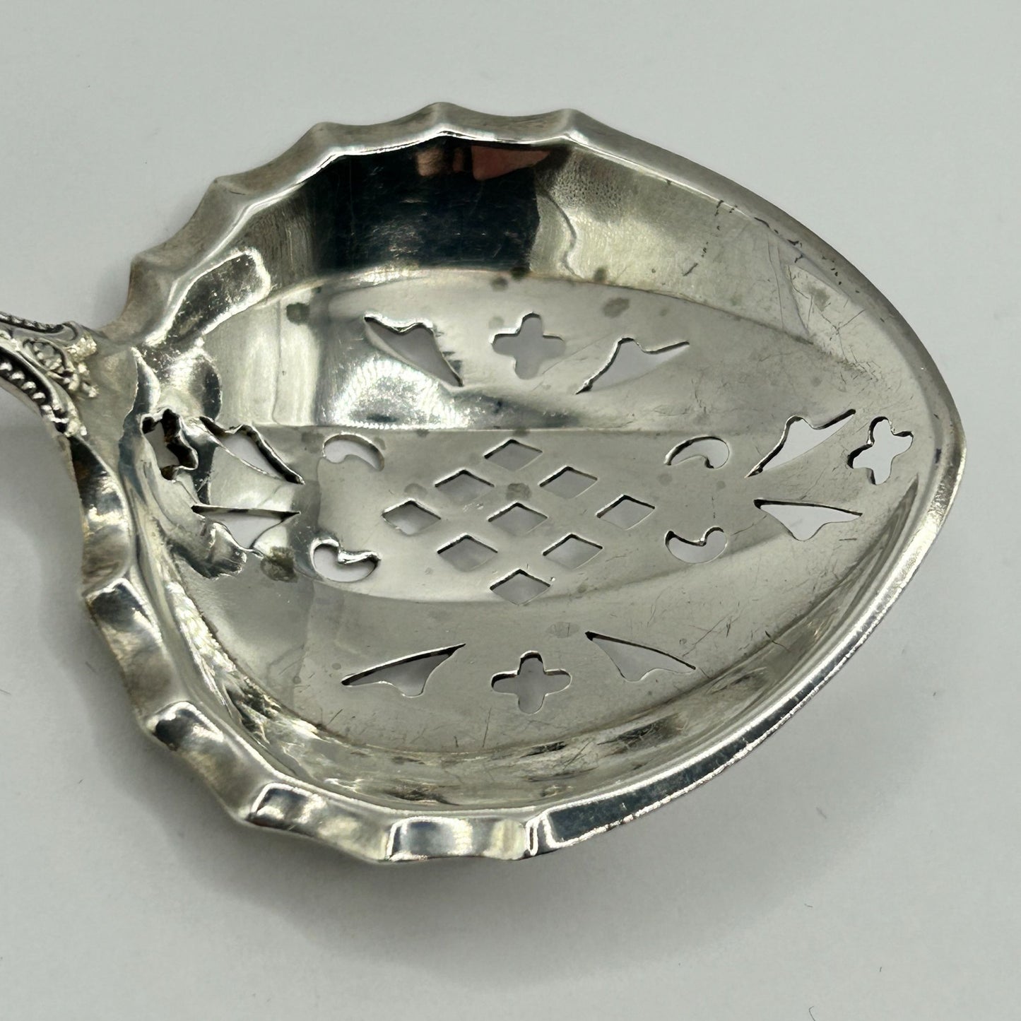 Towle Old Colonial Sterling Silver Bon-Bon Confection Pierced Spoon 4-1/2"