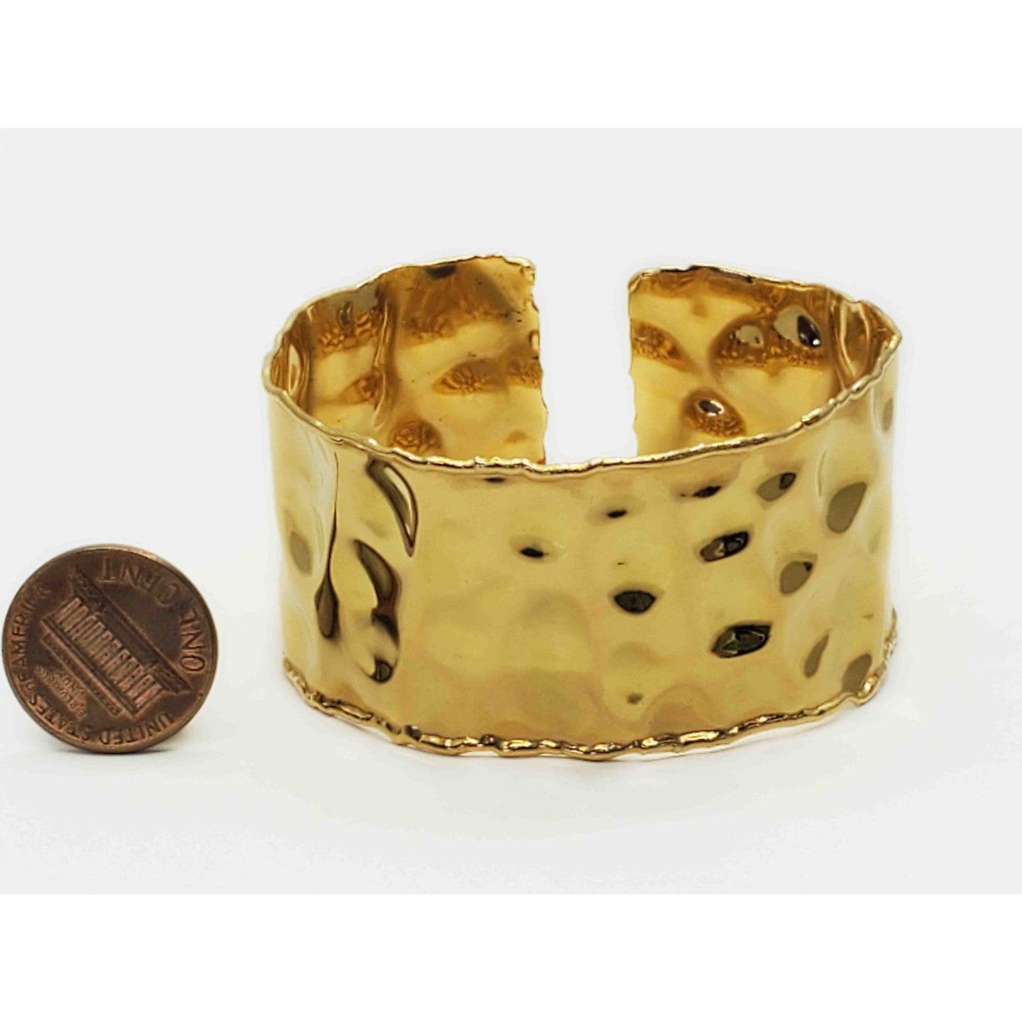 Italian Hammered Finish Wide Cuff Bracelet 18k Yellow Gold 26.8 Grams