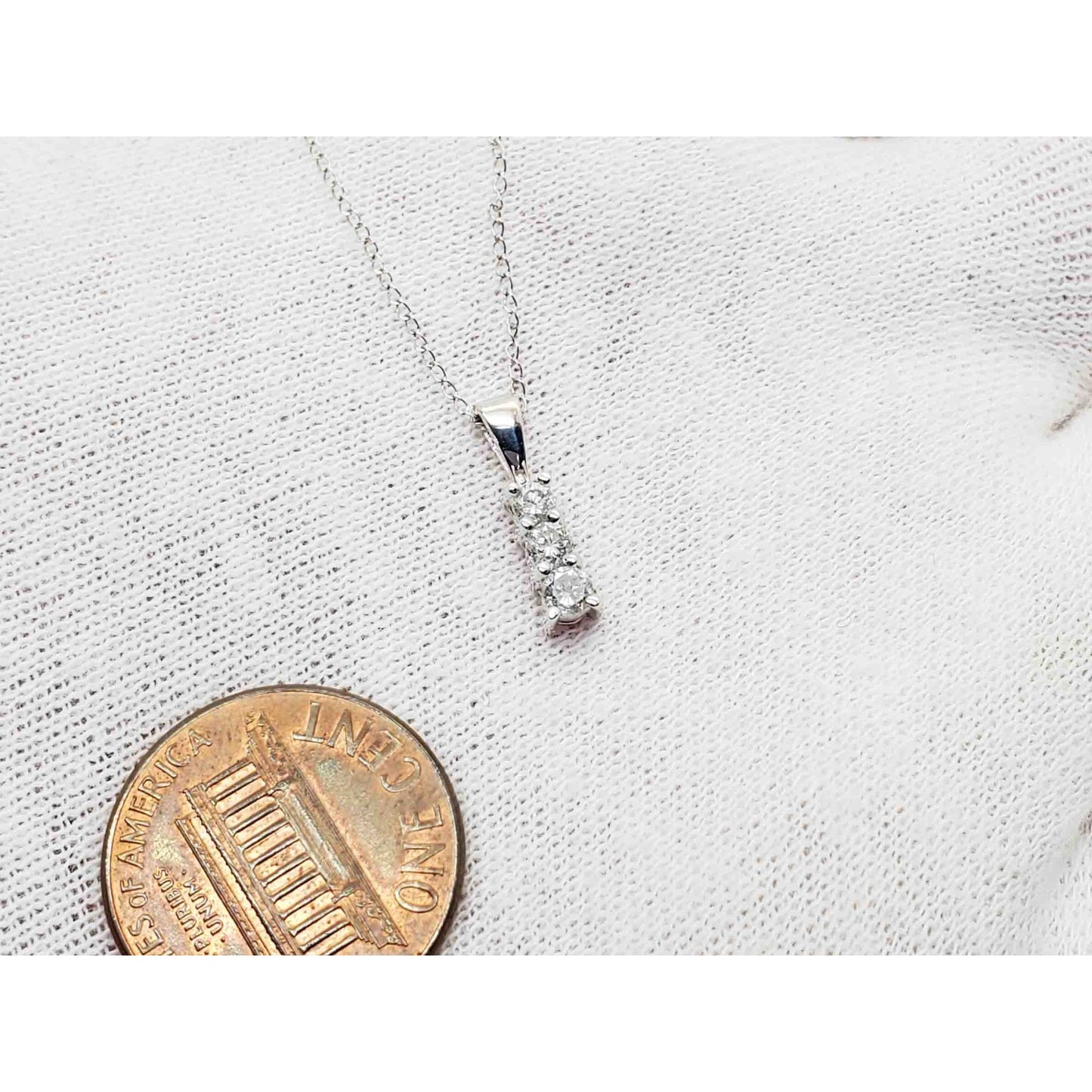 0.25 ctw Natural Diamond Journey Style Mini Drop Pendant 14k White Gold