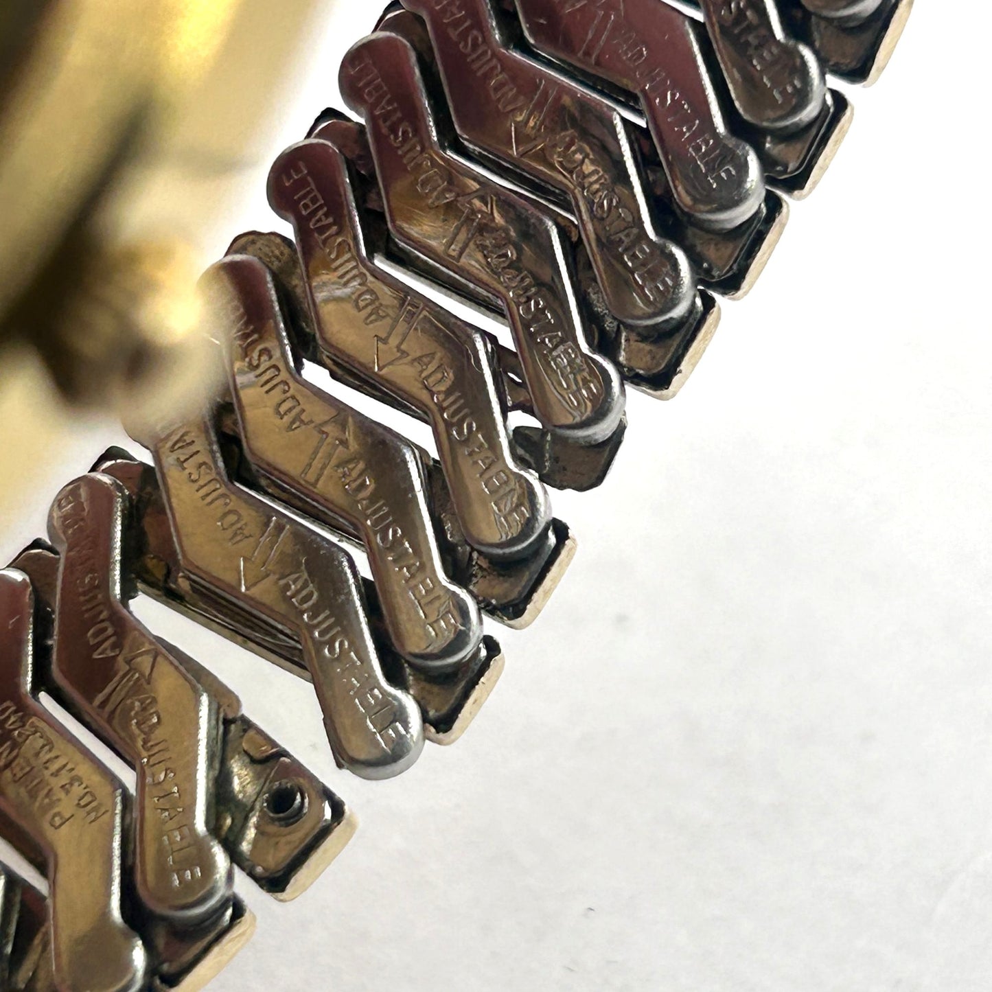 Men's Bulova 17J 1973 Clipper Red Vertical Day Date Vintage N3 1973 - RUNS