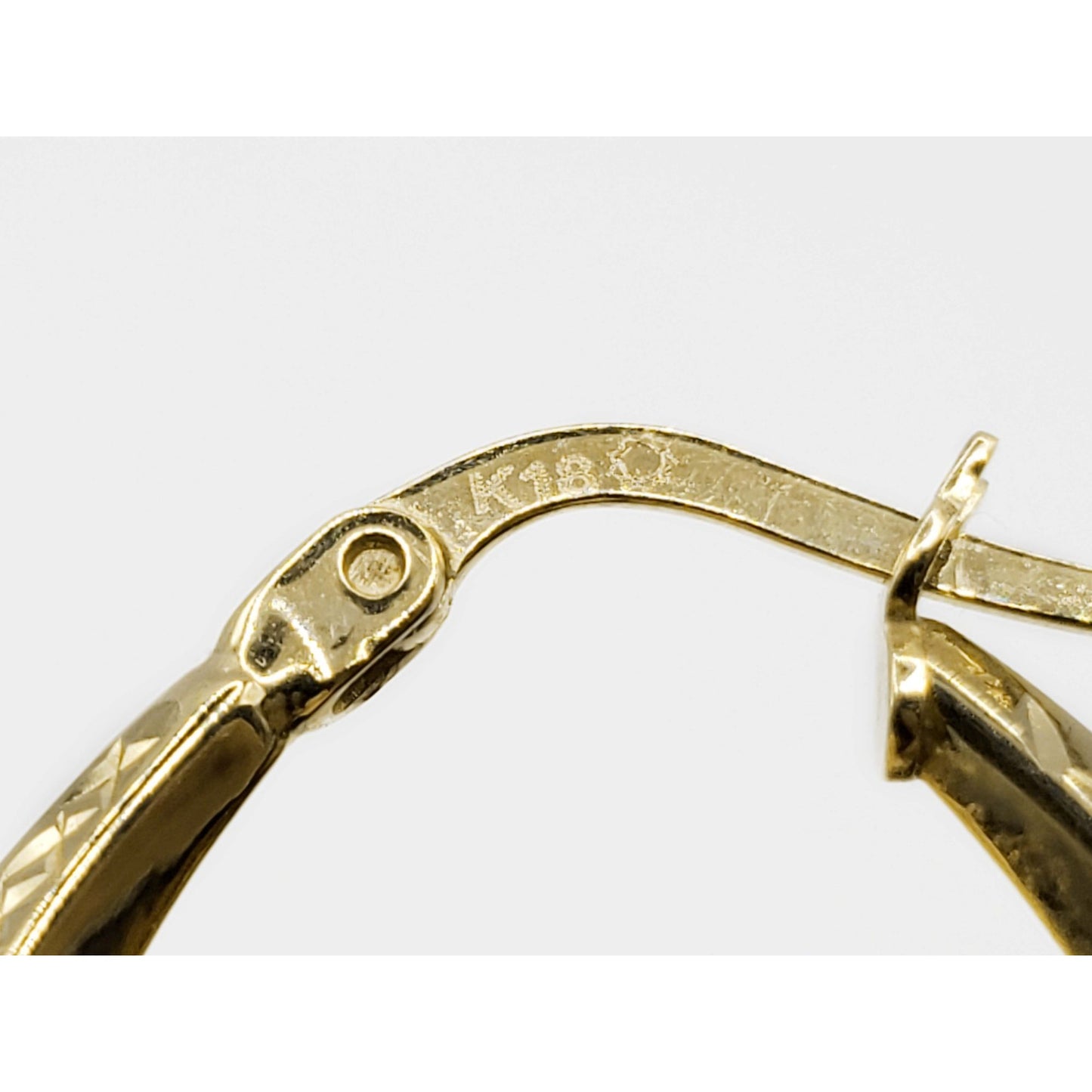 Knife-Edge Dia-Cut Polished Hoop Earrings 18k Gold