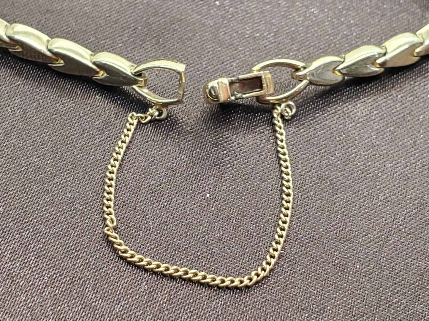 Estate Ladies Omega Side Oval Watch 14k Yellow Gold