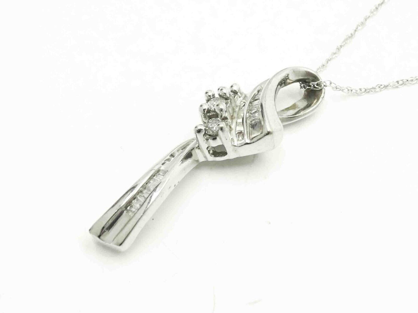 0.20ct tw Diamond Twist Ribbon Design Pendant Necklace 10k White Gold