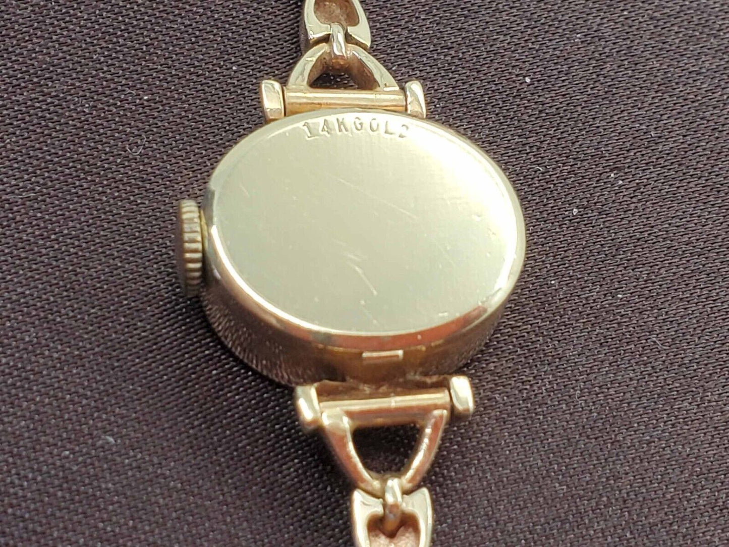Estate Ladies Omega Side Oval Watch 14k Yellow Gold