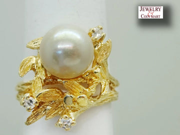 9mm Akoya Pearl & Earth Mined Diamond Leaf Design Ring you will find here!
