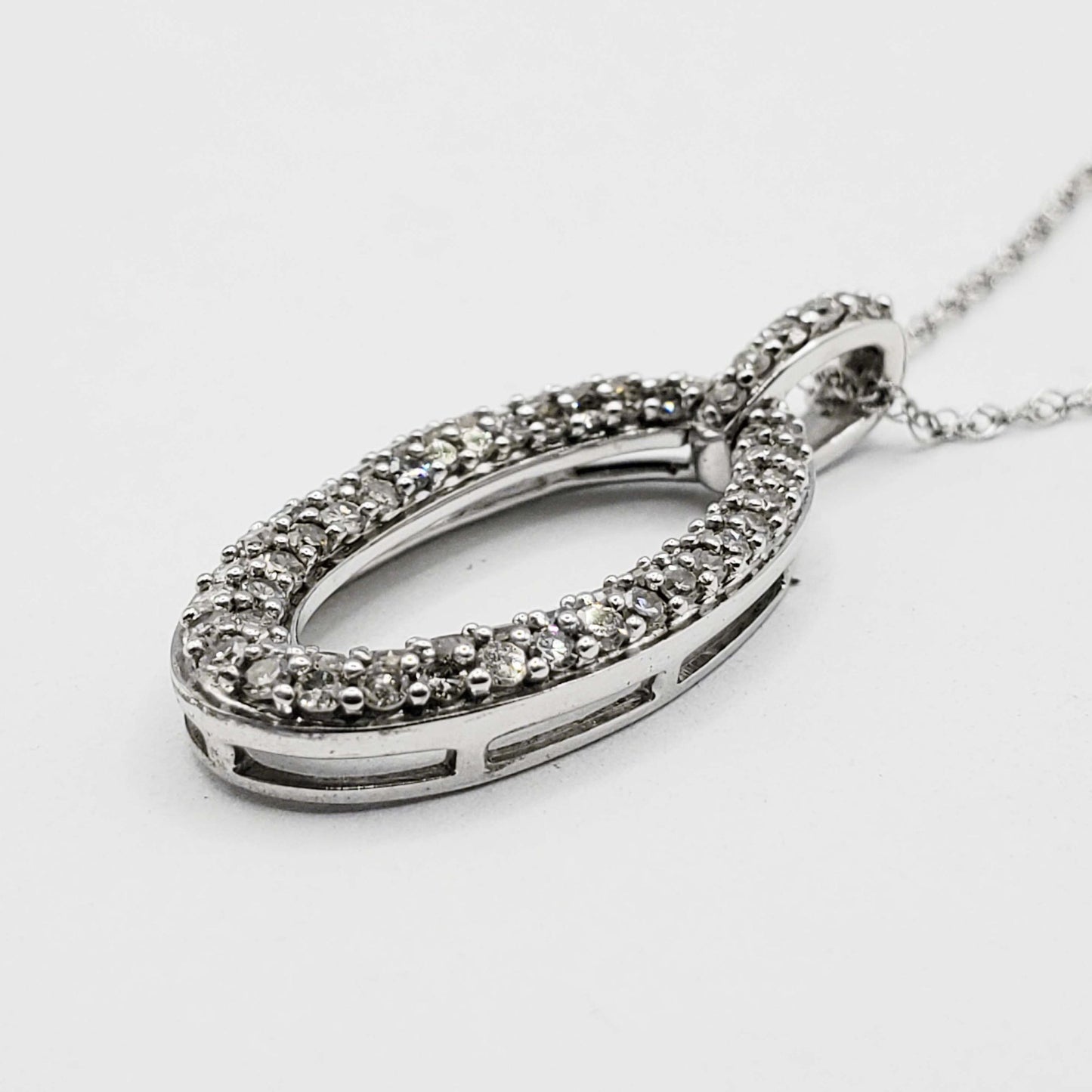 New Old Stock Macy's 0.5 ctw Diamond Oval Pendant 10k White Gold w/Original Box