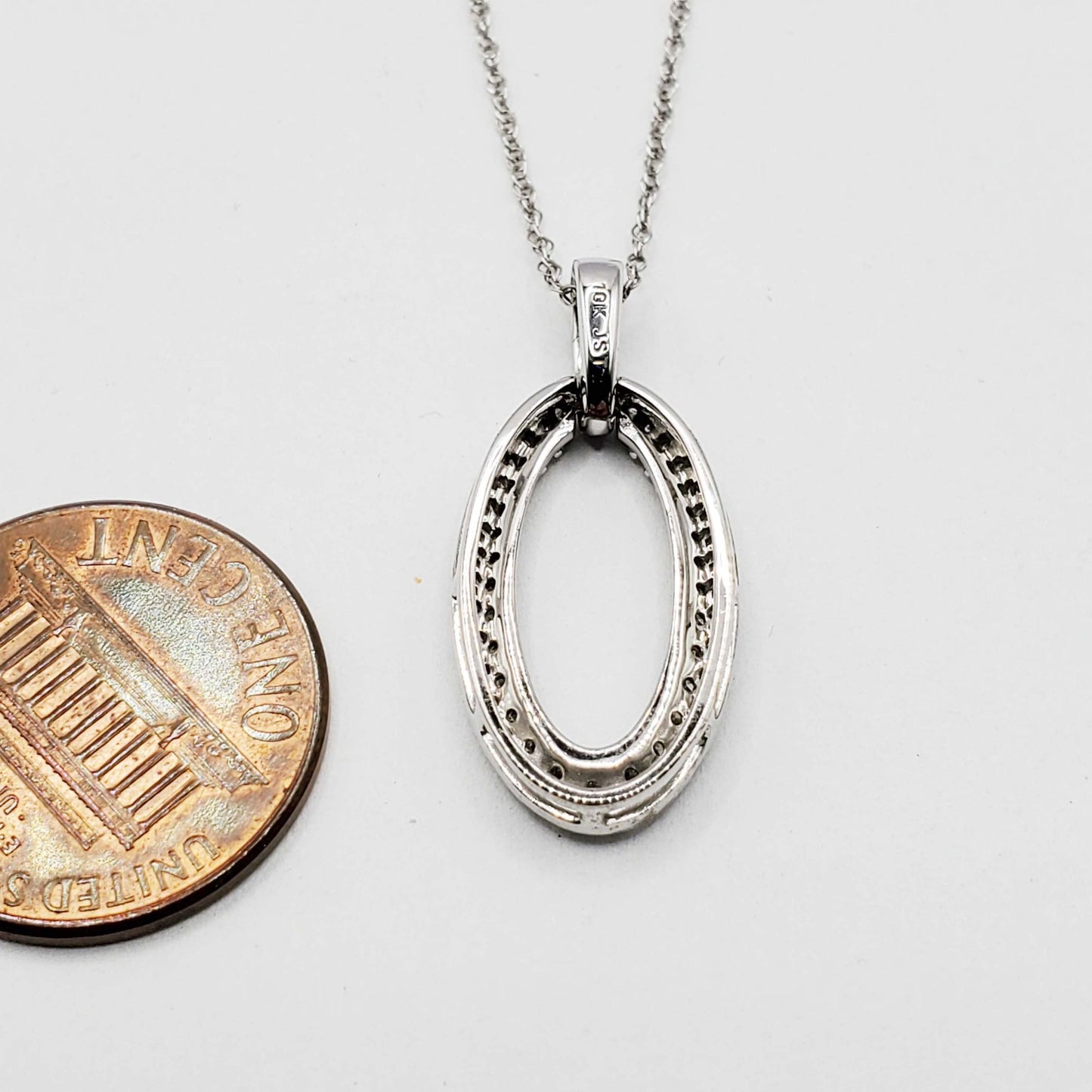 New Old Stock Macy's 0.5 ctw Diamond Oval Pendant 10k White Gold w/Original Box