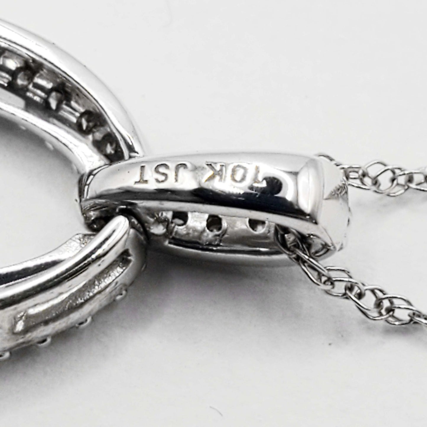 New Old Stock Macy's 0.5 ctw Diamond Oval Pendant 10k White Gold w/Original Box