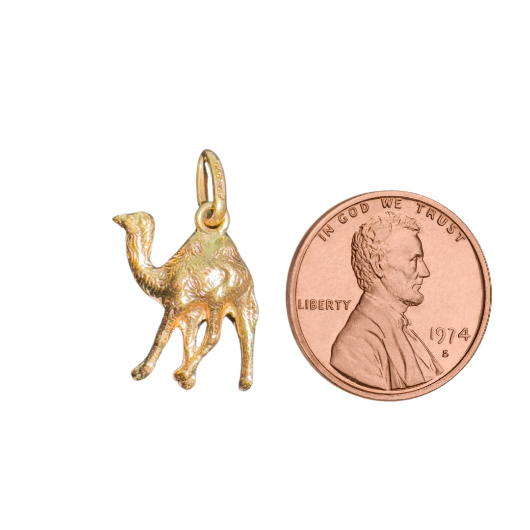 Vintage 750 18k 3D Yellow Gold Camel Pendant Charm