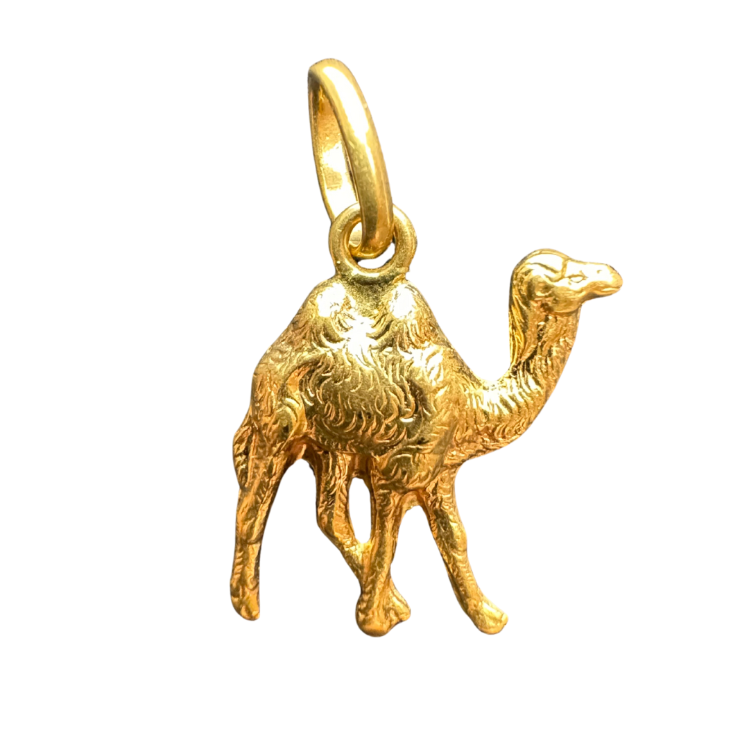 Vintage 750 18k 3D Yellow Gold Camel Pendant Charm