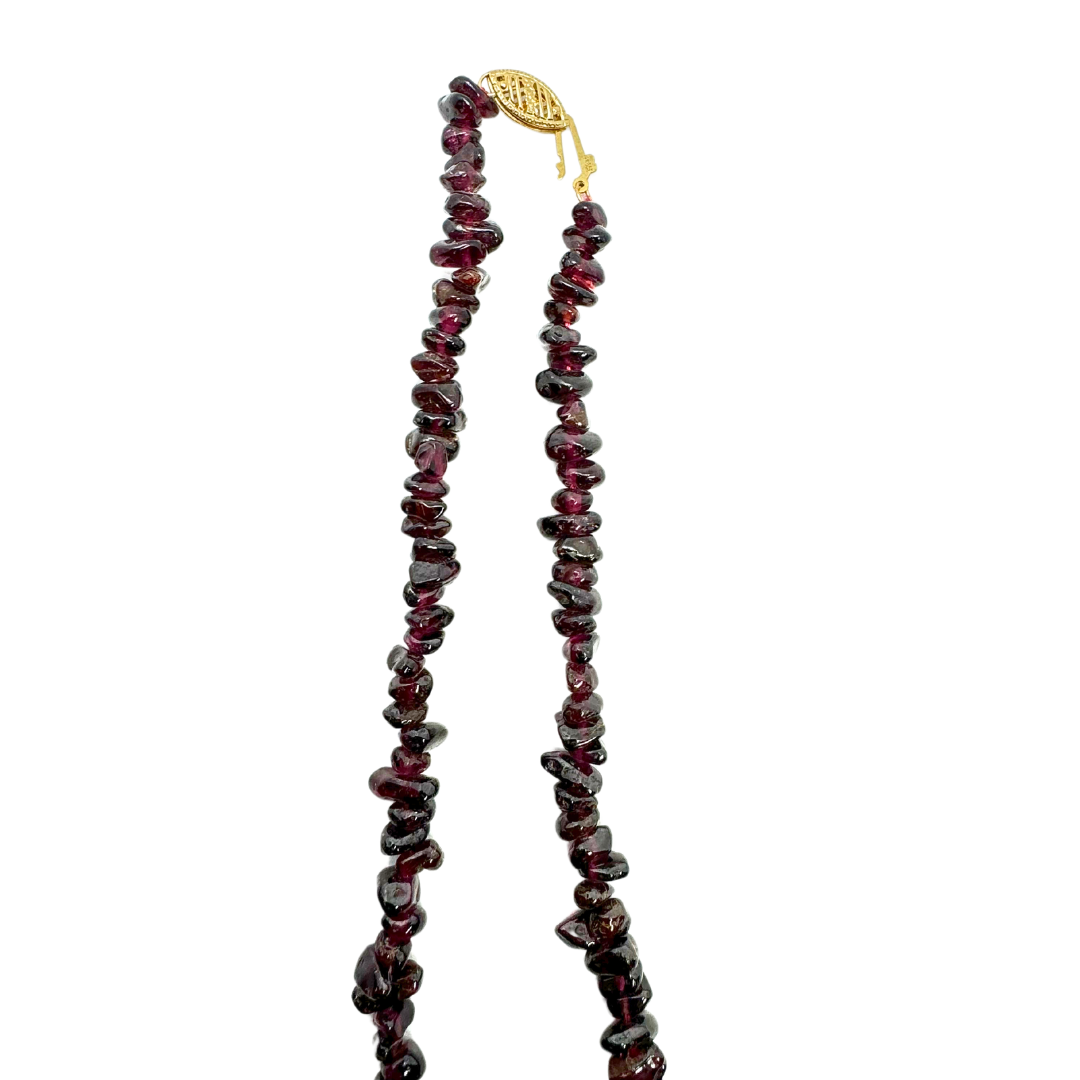 Vintage 14K Gold Clasp Garnet Chip Beaded Necklace