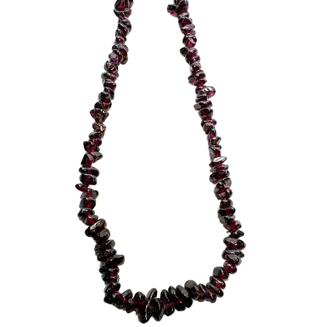 Vintage 14K Gold Clasp Garnet Chip Beaded Necklace