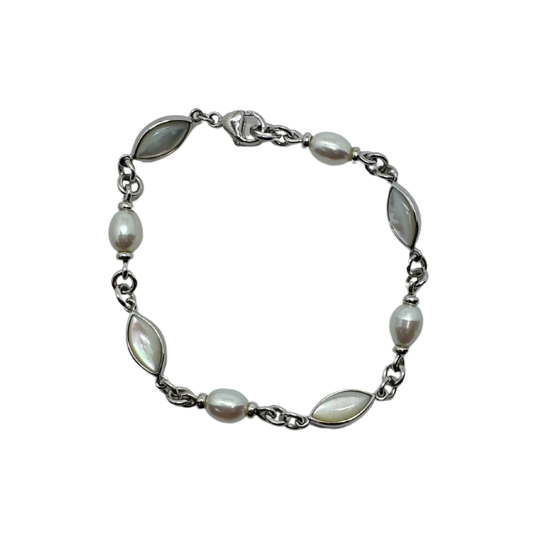 Honora Mother of Pearl and Black Mother of Pearl SS Bracelet