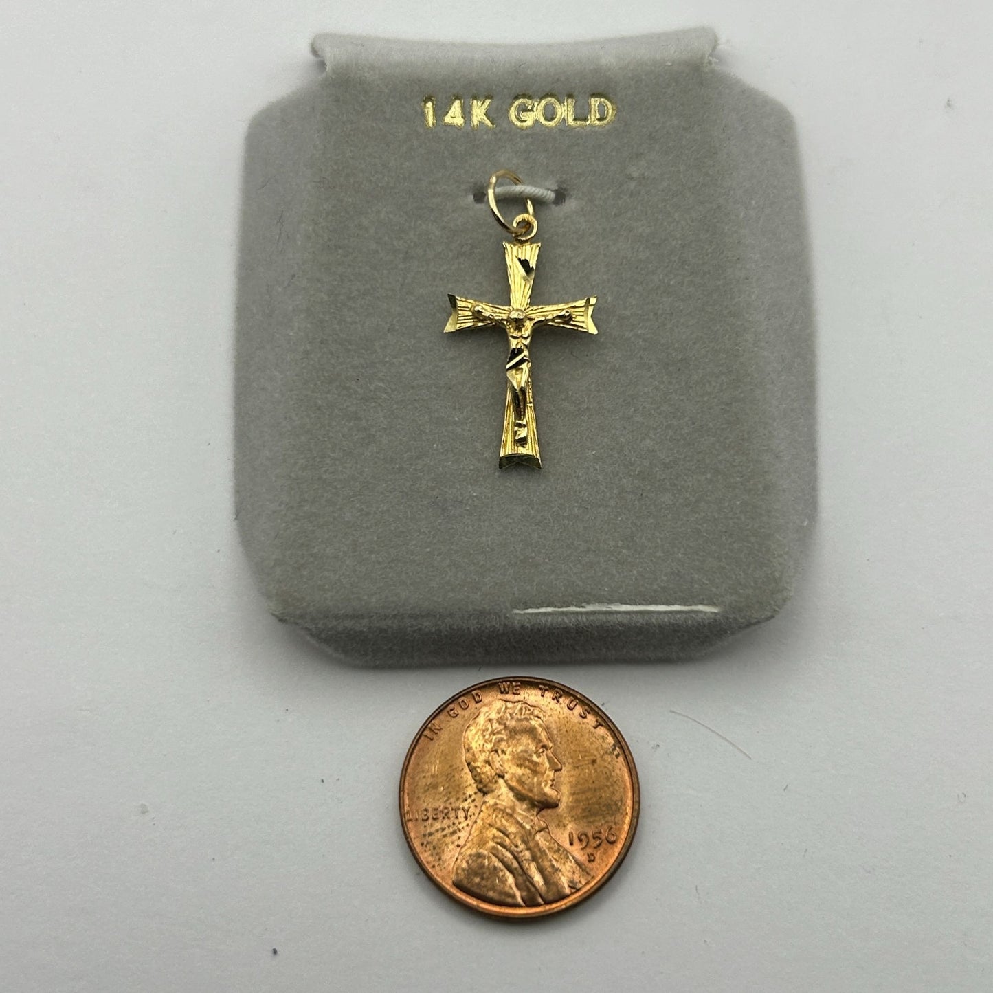 14K Gold Crucifix Necklace Pendant 20mm x 12mm x 3mm 0.7g