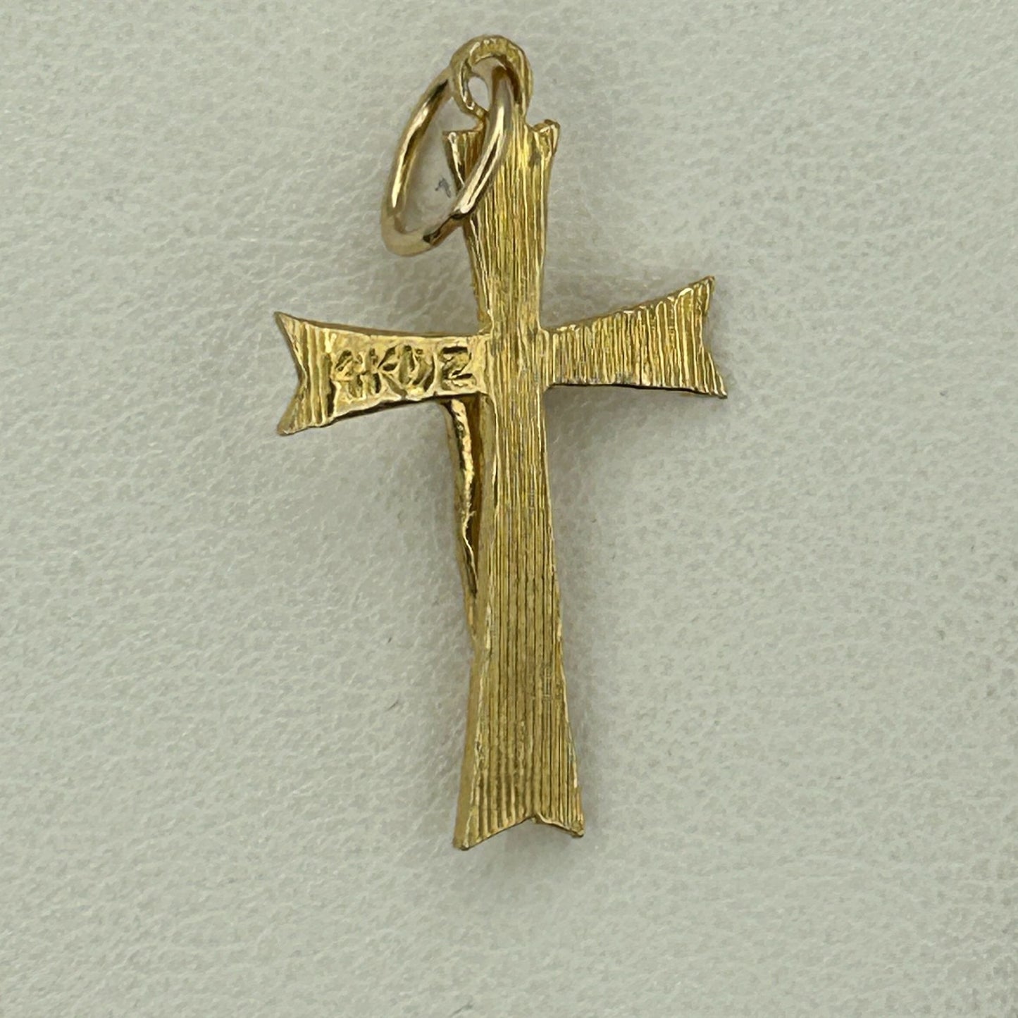 14K Gold Crucifix Necklace Pendant 20mm x 12mm x 3mm 0.7g
