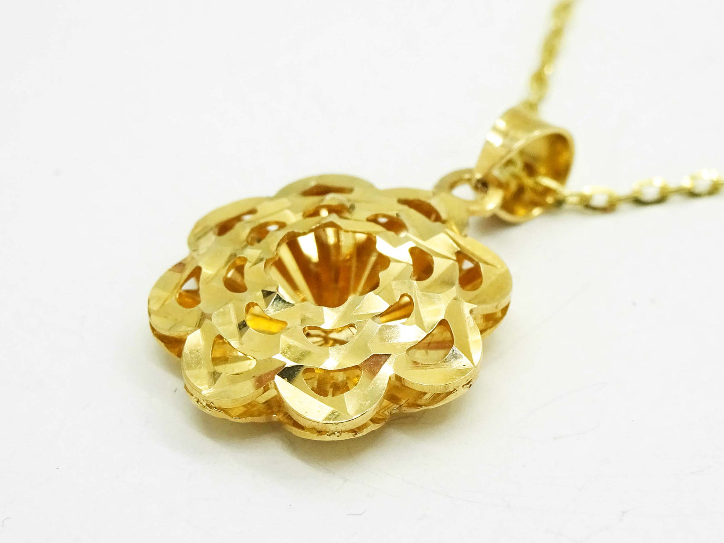 Sunburst Dia-Cut Filigree Charm Pendant Chain Necklace 14k Gold