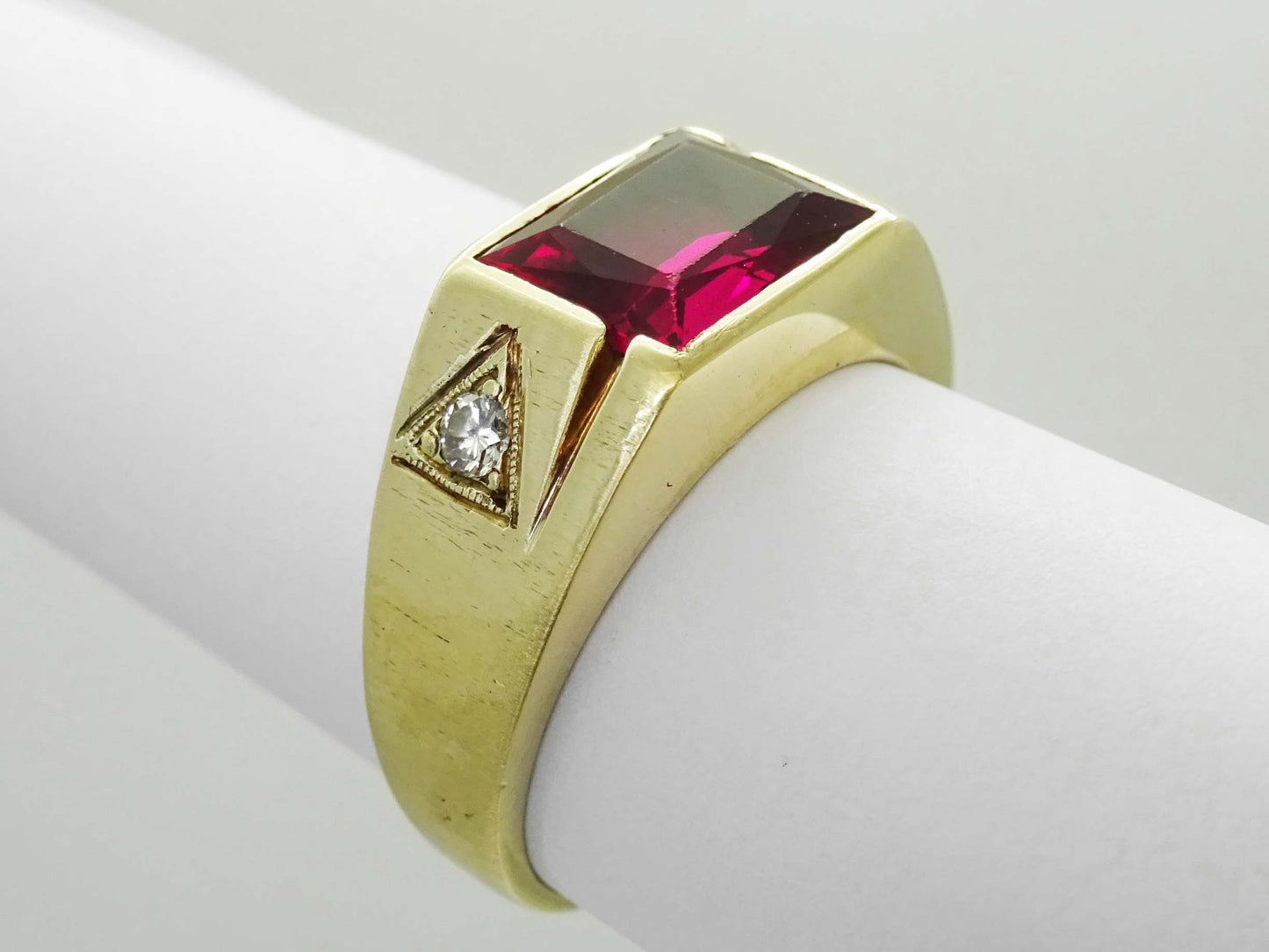 Em-Cut Red Glass & Natural Diamond Ring 10k Gold Size 9.75