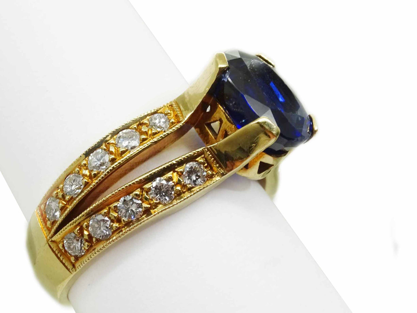 5.85ctw Natural Oval Kyanite & Diamond Split Shank Ring 18k Gold Size 12