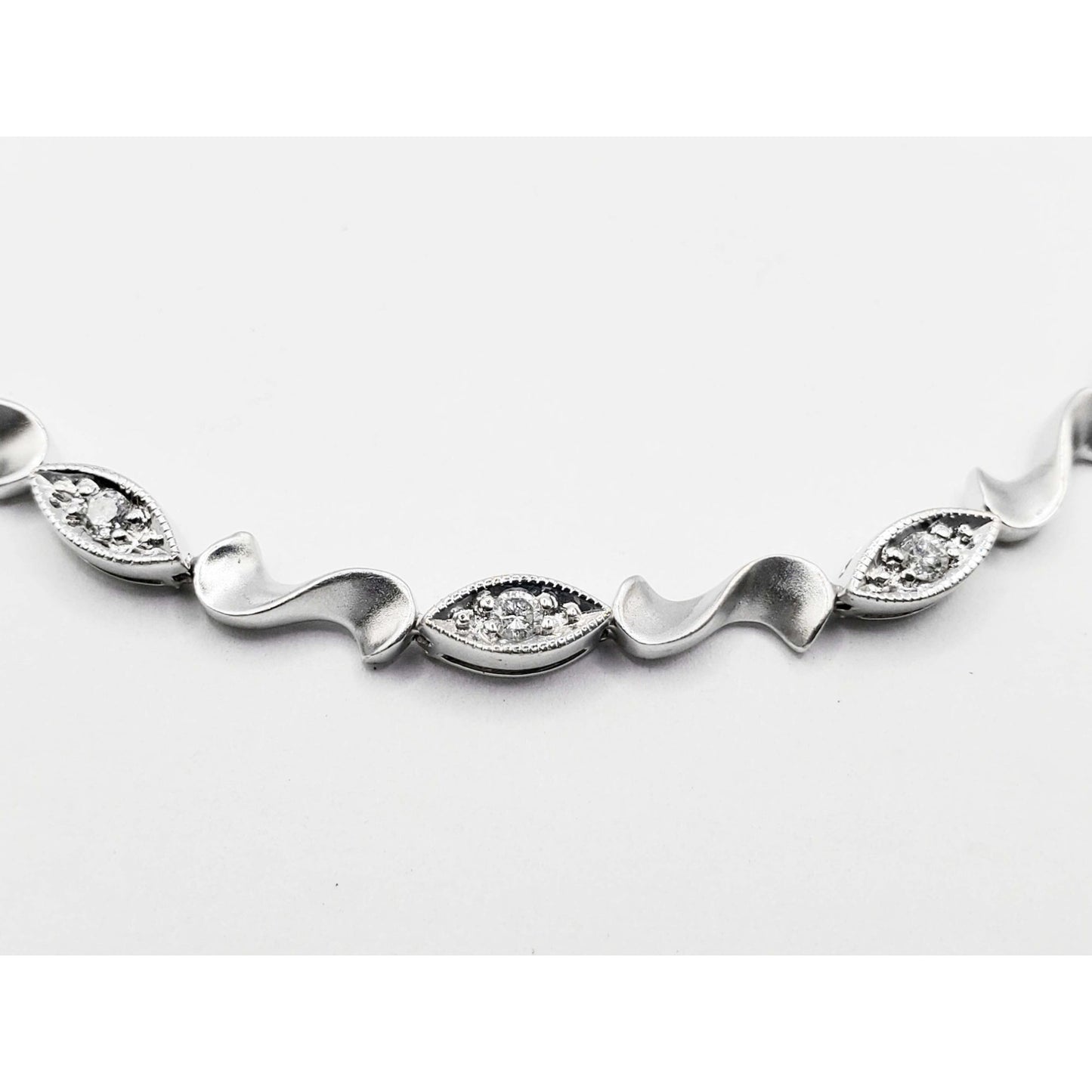 0.22 ctw Natural Diamond Station S Twist Tennis Bracelet 14k White Gold