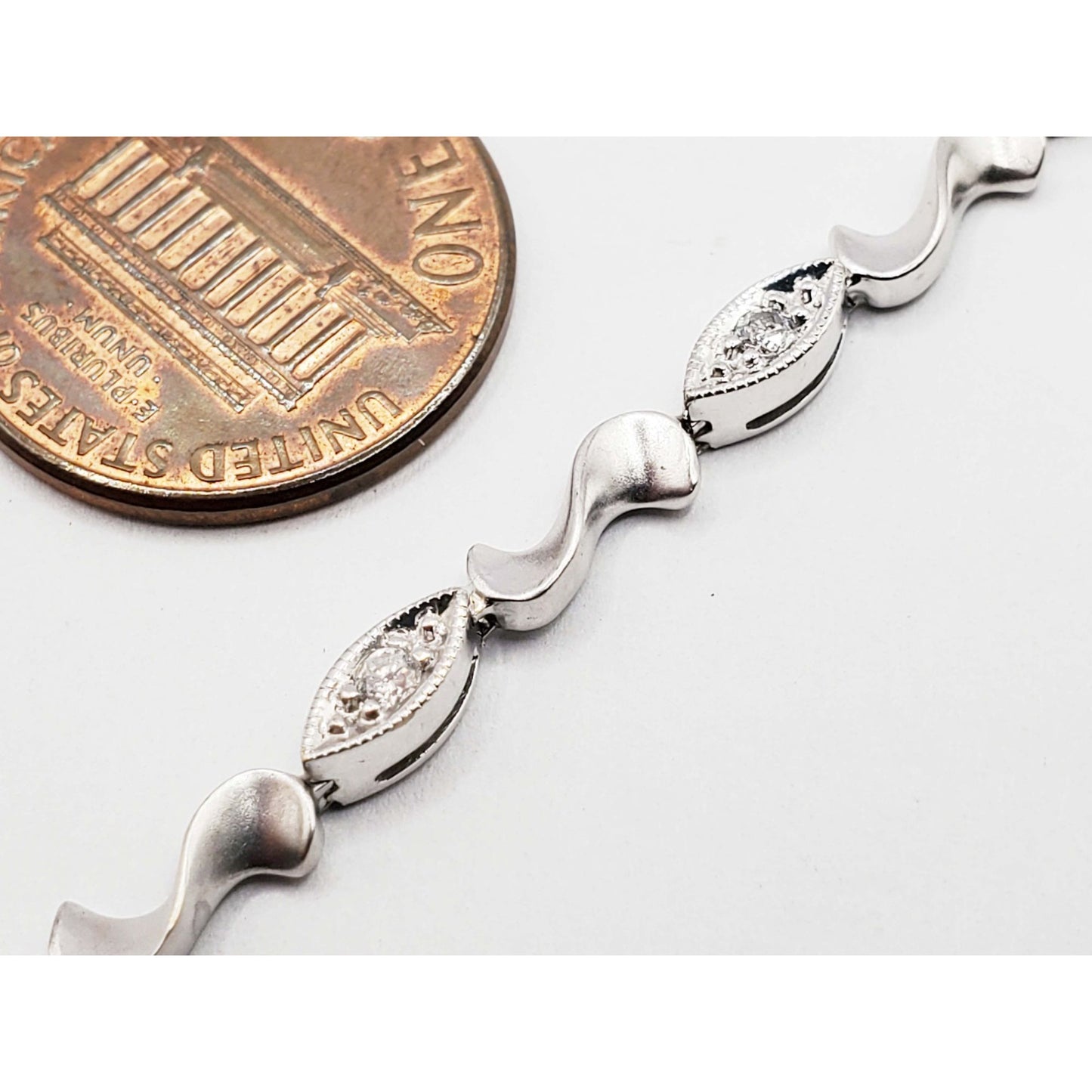 0.22 ctw Natural Diamond Station S Twist Tennis Bracelet 14k White Gold