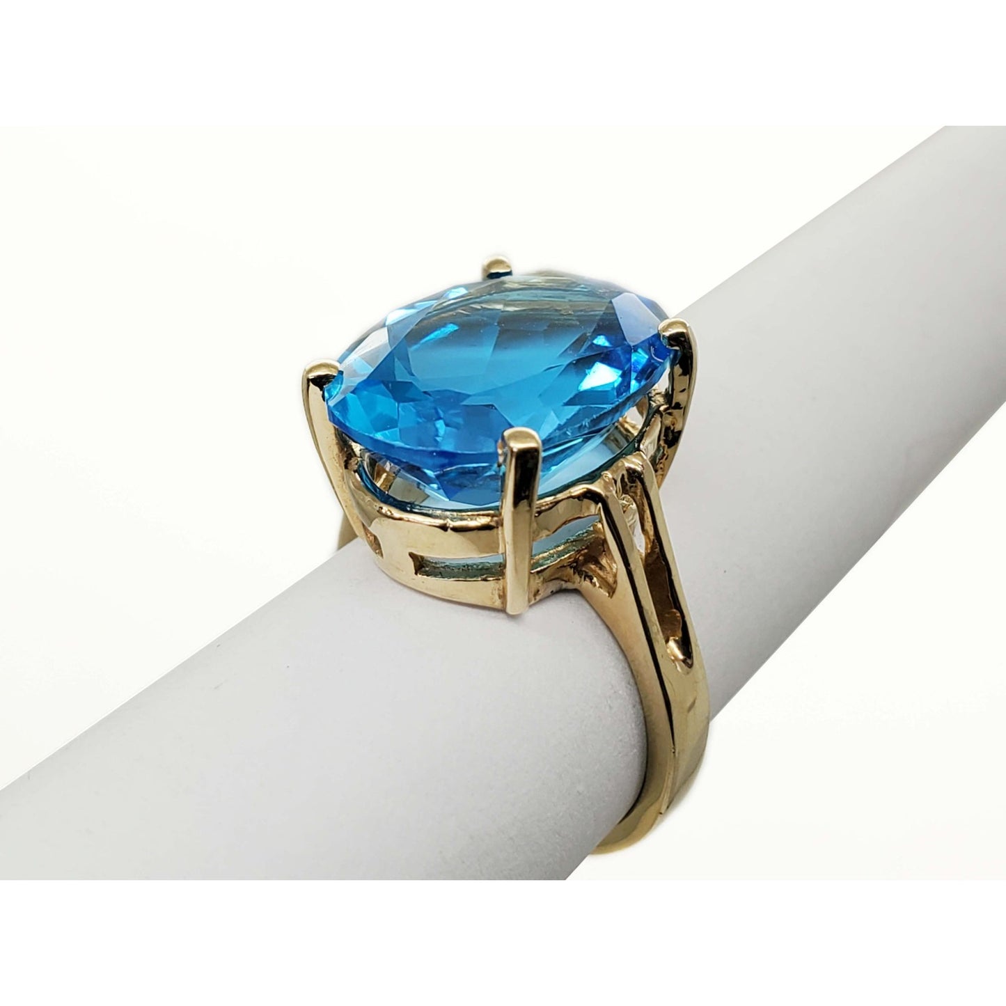 Big 11.67 ctw Oval Blue Natural Topaz Solitaire Ring 14k Gold Size 5.75