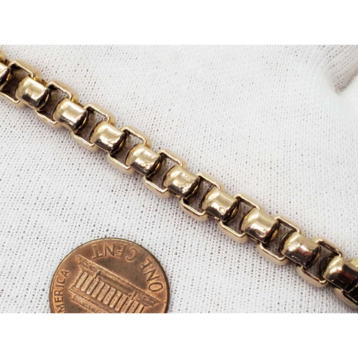 7.2mm Wide Round Box Chain Bracelet 10k Gold 46.5 Grams