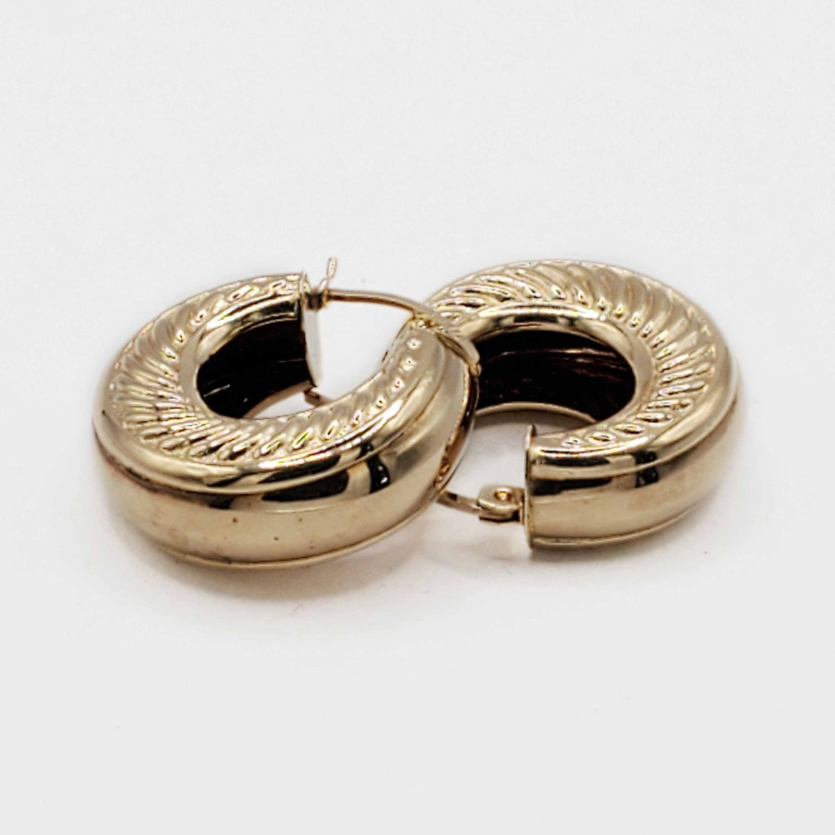 Shrimp Rib Polished Finish Huggie Hoop Earrings 10k Gold