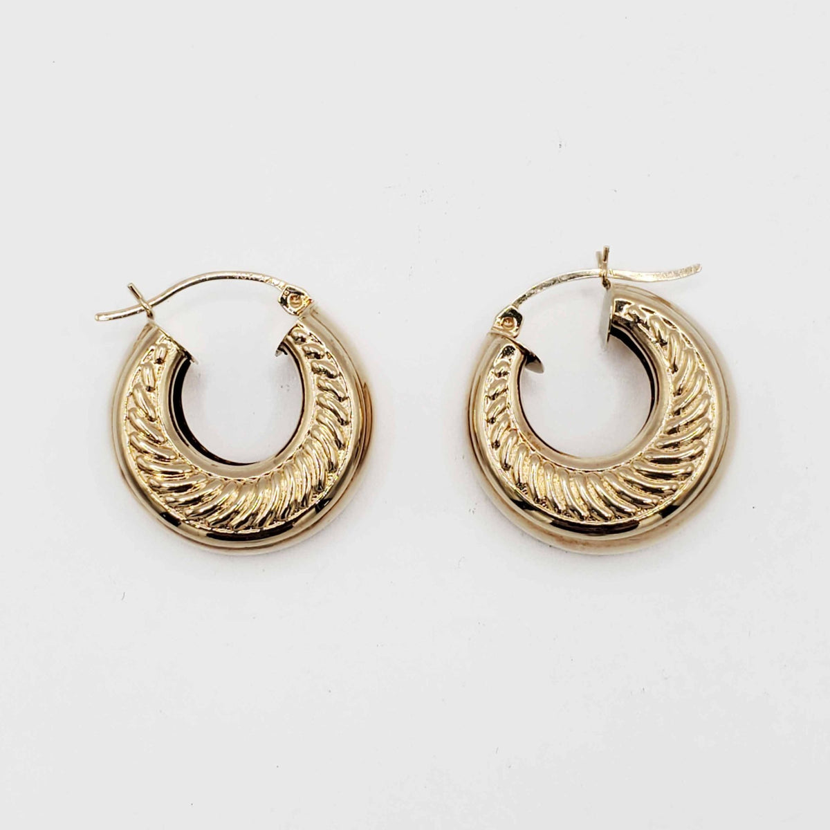 Shrimp Rib Polished Finish Huggie Hoop Earrings 10k Gold