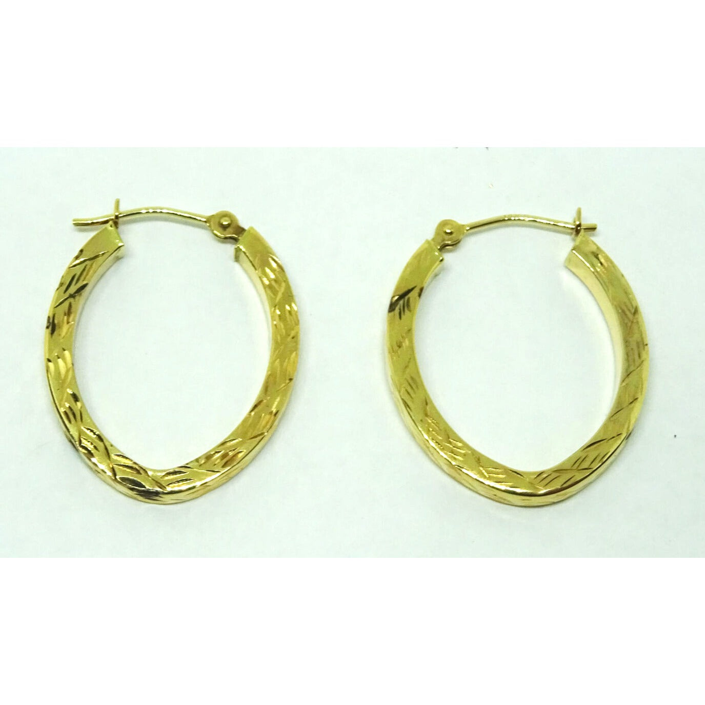Lightweight Hollow Oval Hoop Earrings 14k Yellow Gold