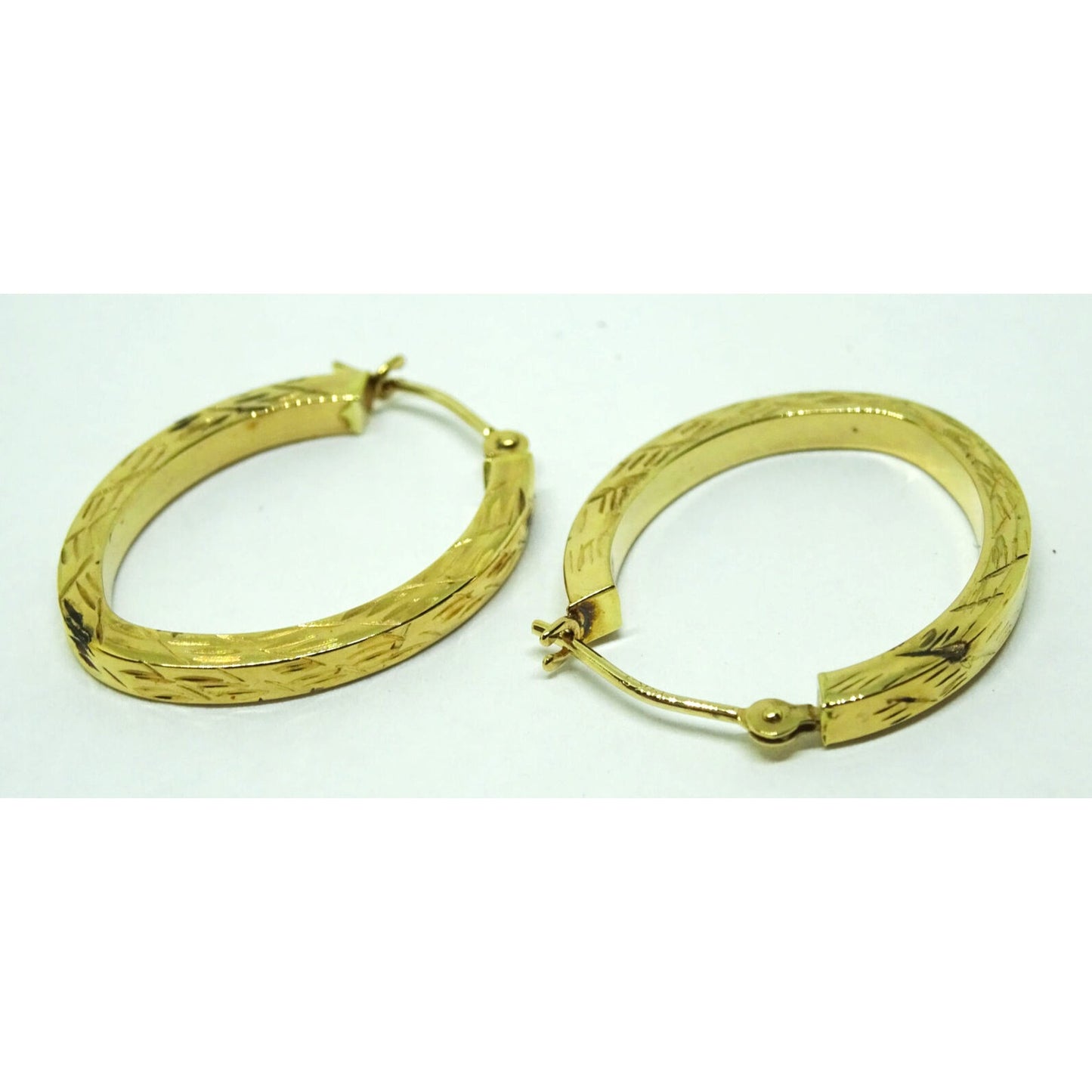 Lightweight Hollow Oval Hoop Earrings 14k Yellow Gold