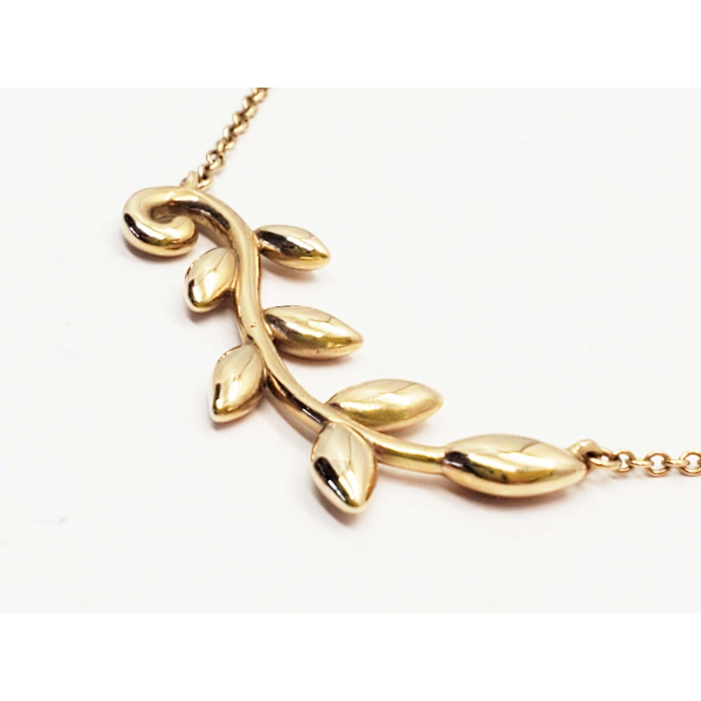 Tiffany & Co Paloma Picasso Designer Olive Leaf Vine Pendant Necklace 18k Gold