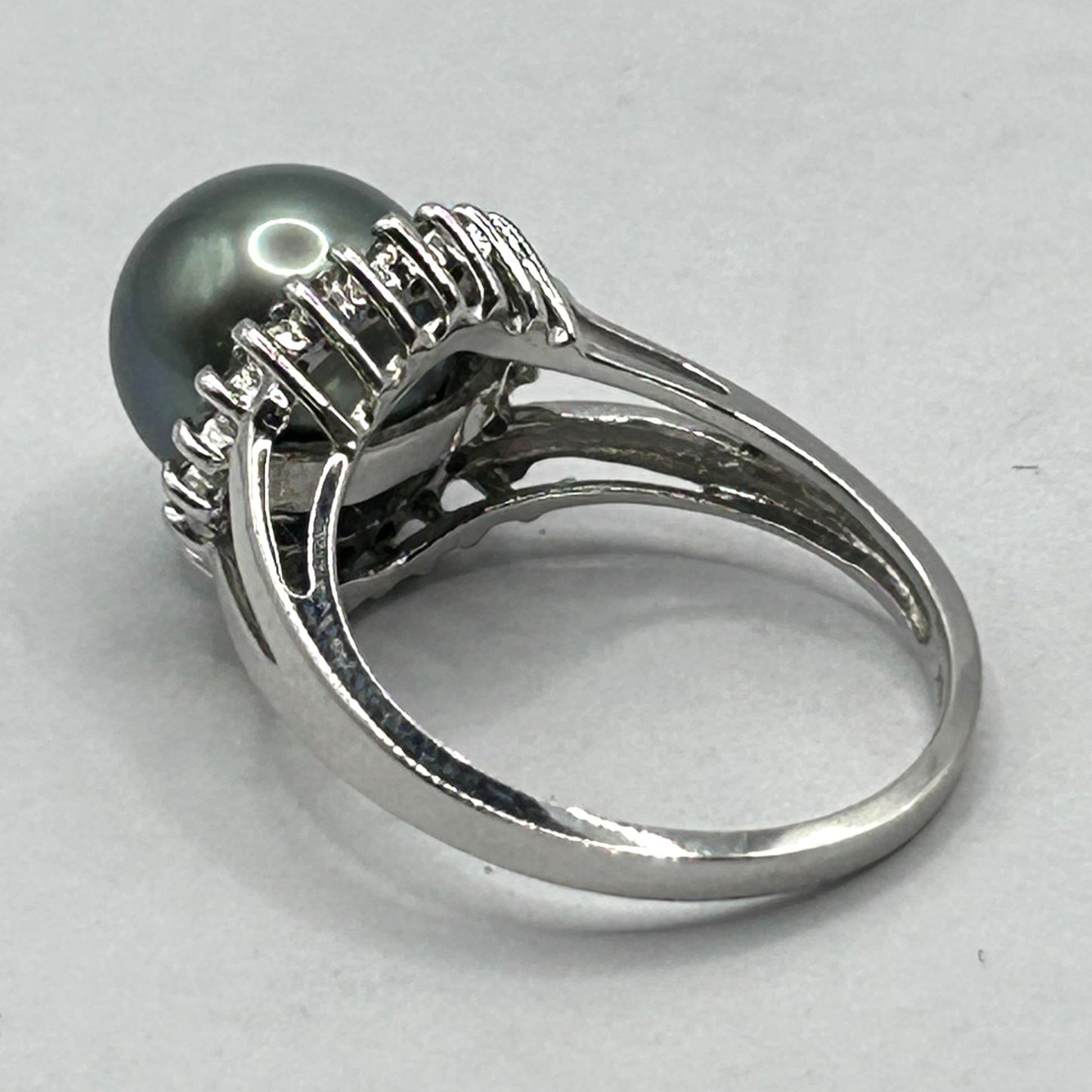 14k White Gold 10-10.5mm Tahitian Black Pearl and Round Diamonds Ring Size 7.5