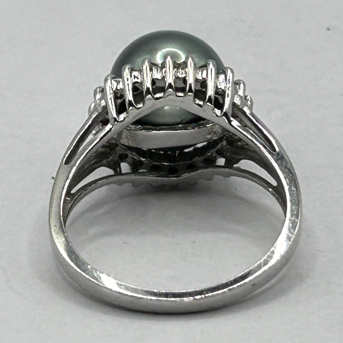 14k White Gold 10-10.5mm Tahitian Black Pearl and Round Diamonds Ring Size 7.5