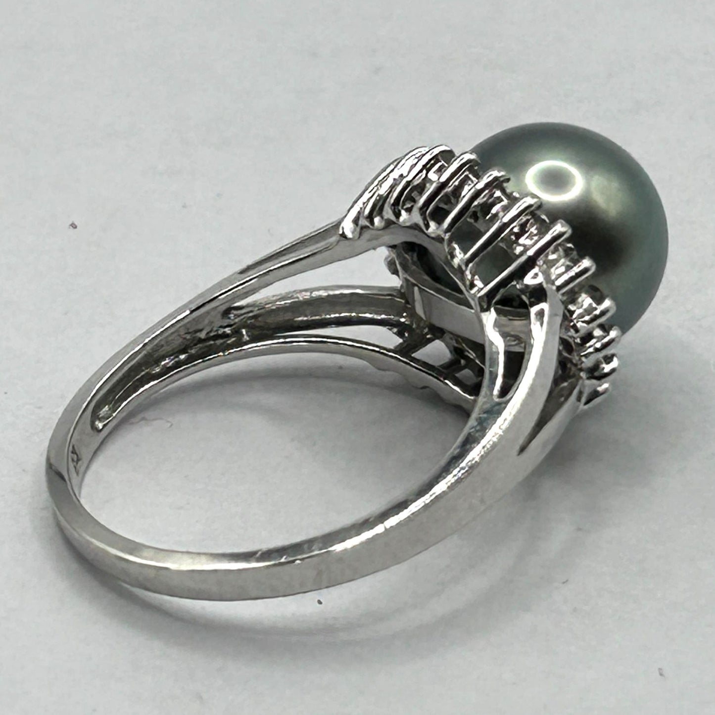 14k White Gold 10-10.5mm Tahitian Black Pearl and Round Diamonds Ring Size 7.5