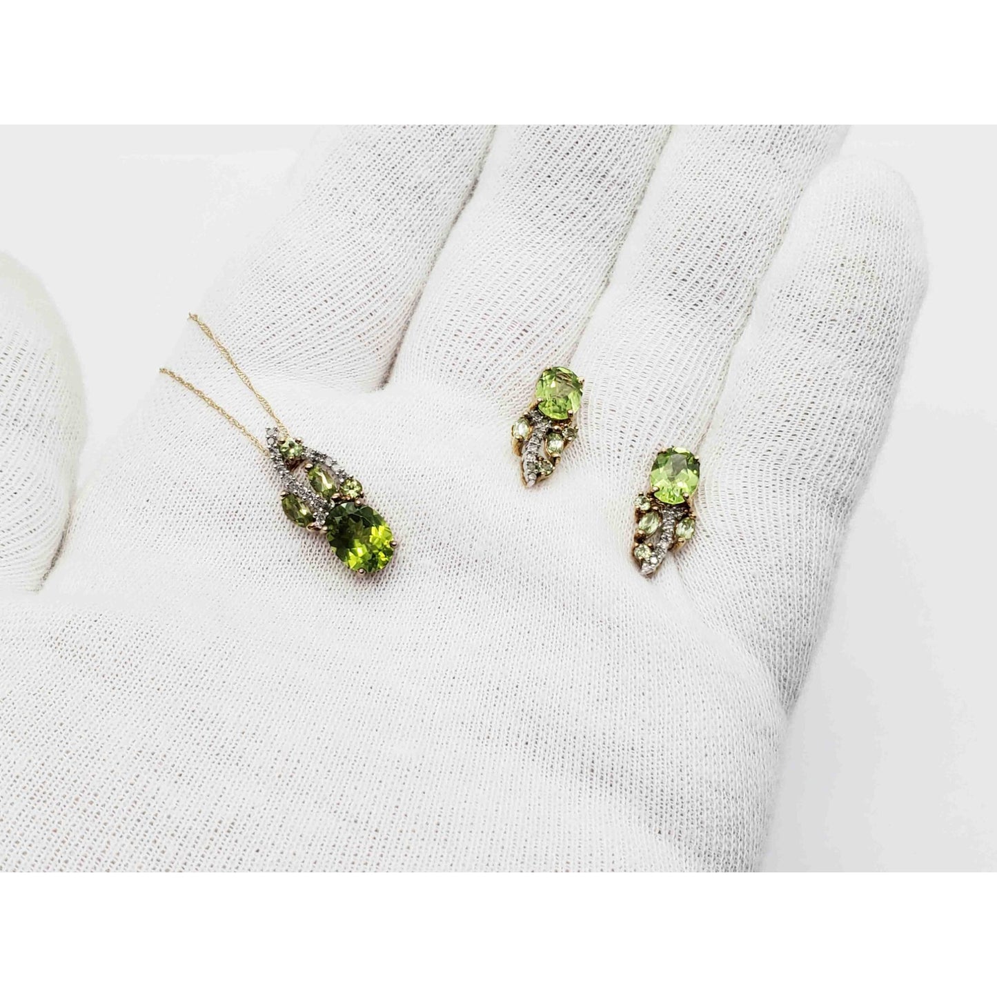 Heng Ngai Oval Peridot & Diamond Accent Pendant & Earrings Set 10k Gold