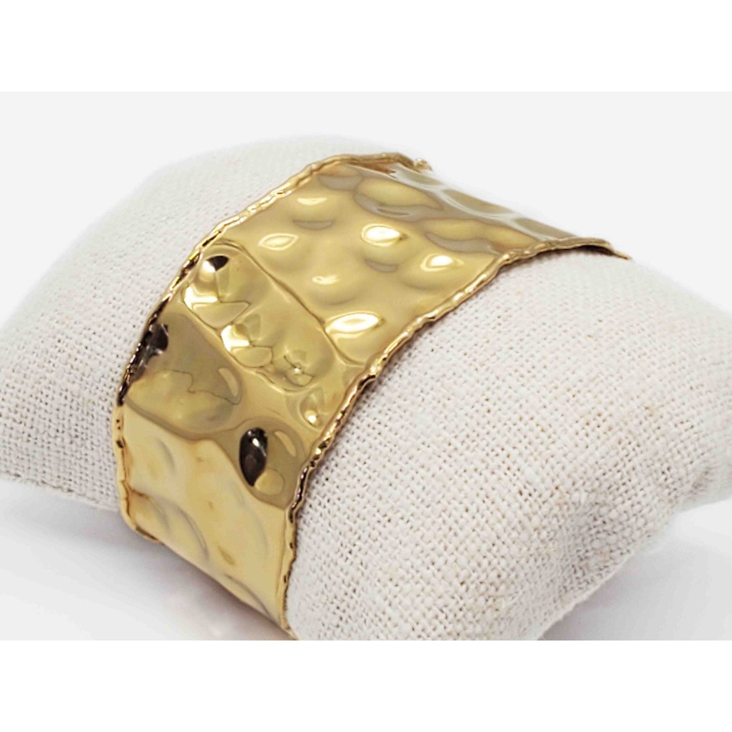 Italian Hammered Finish Wide Cuff Bracelet 18k Yellow Gold 26.8 Grams