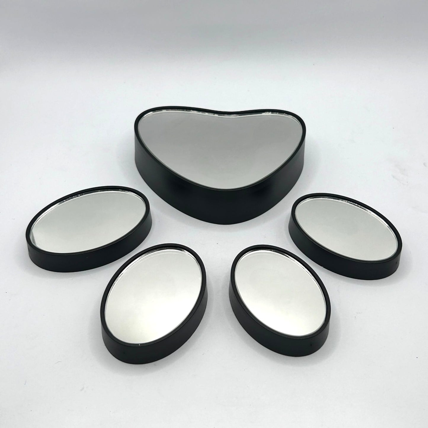 Swarovski Crystal 1096847 Disney Lady & The Tramp Paw Print Display in Box + COA