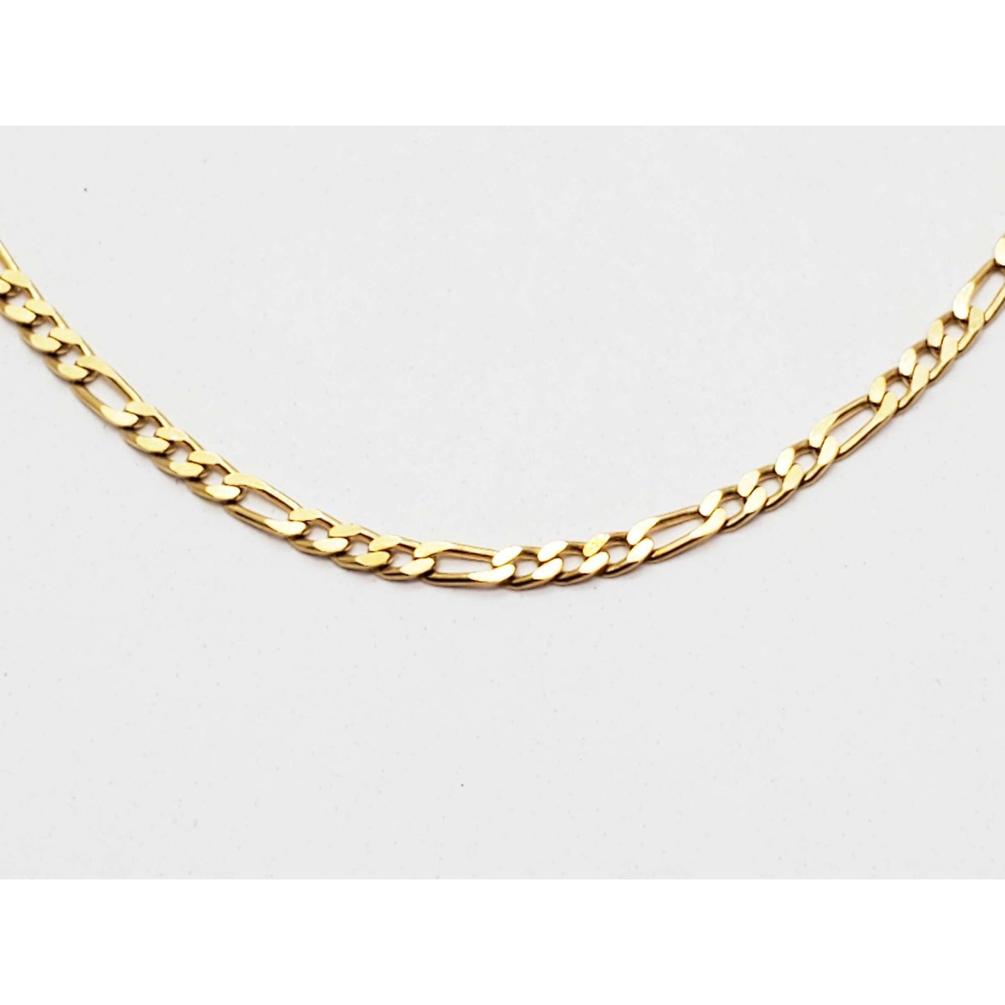 2mm Wide Figaro Chain Necklace 18k Gold 15.5" Long 6.9 Grams