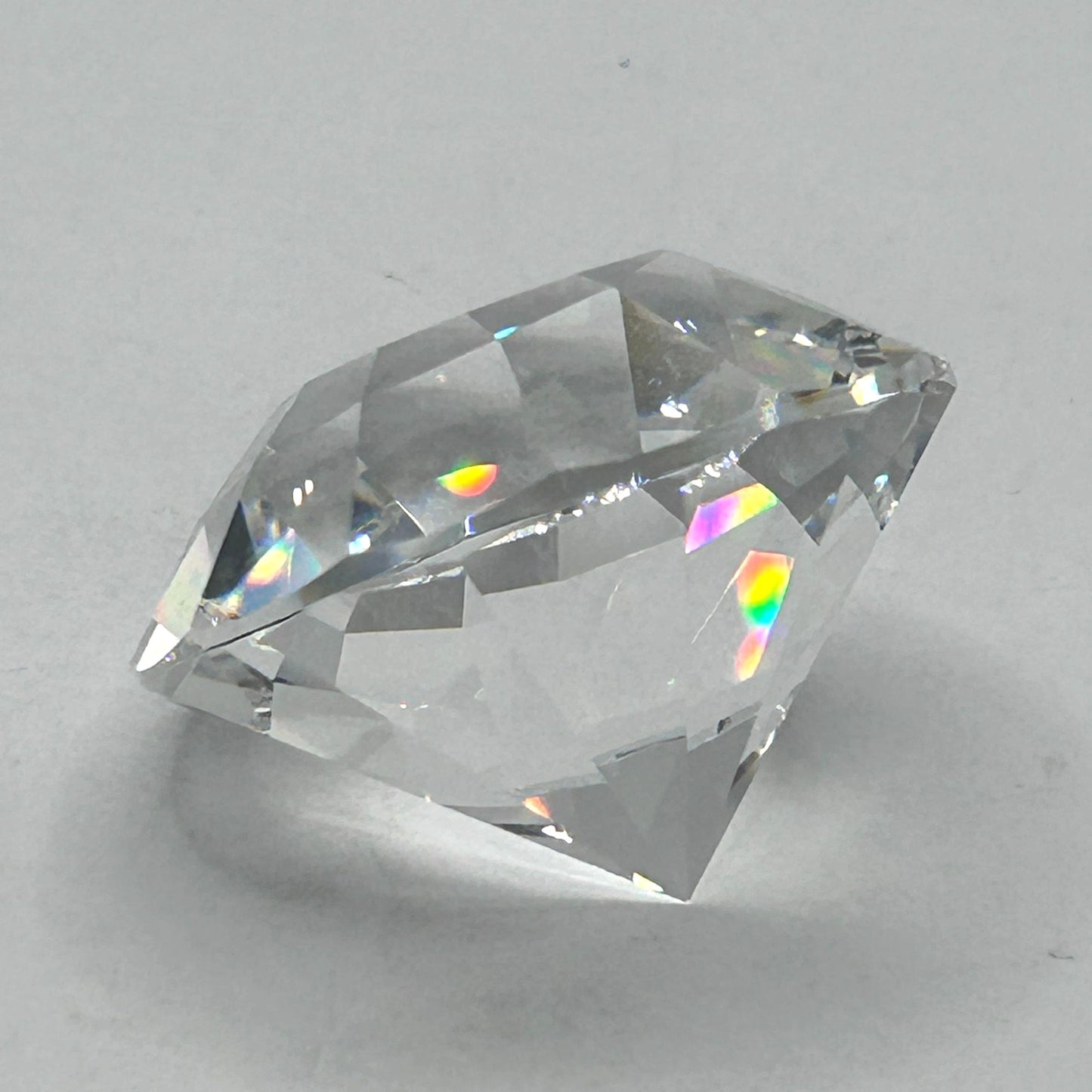 Swarovski Crystal Society A 9100 NR 000 325 Round Diamond Paperweight In Box