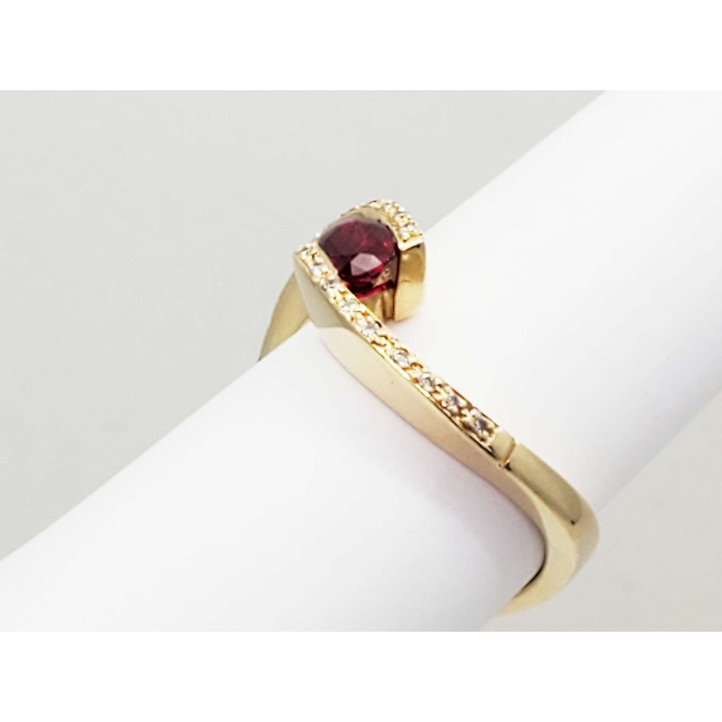 0.61 ctw Ruby & Diamond Accent Bypass Style Curved Band Ring 14k Gold Size 7.5