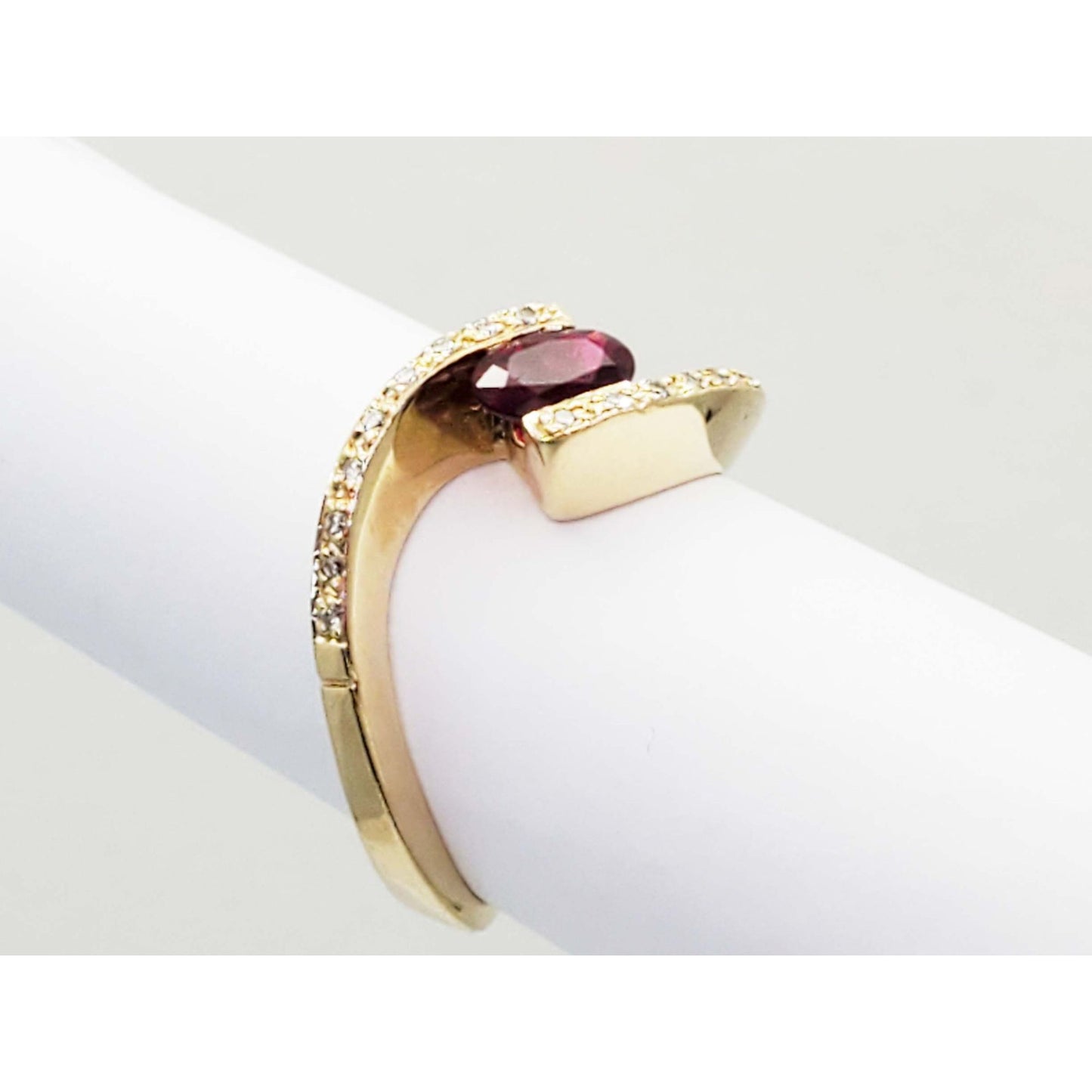 0.61 ctw Ruby & Diamond Accent Bypass Style Curved Band Ring 14k Gold Size 7.5