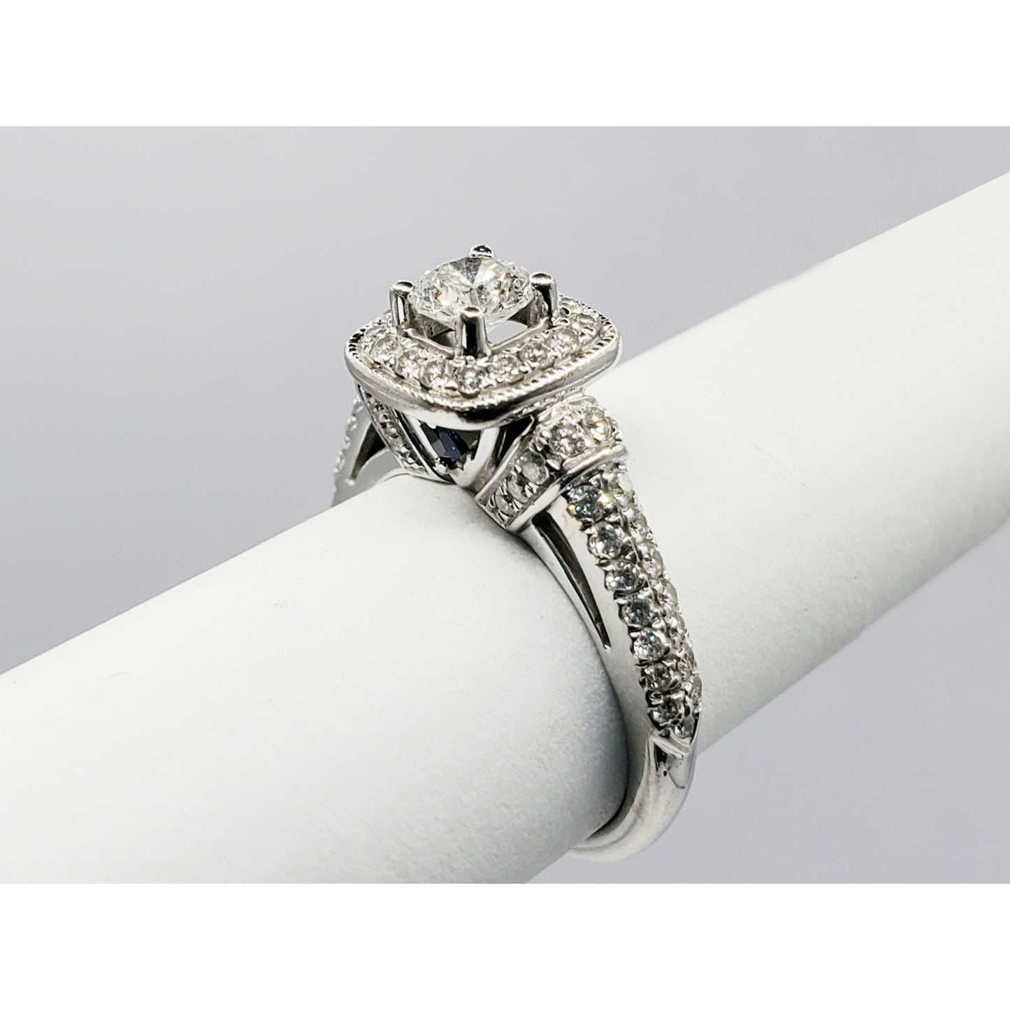 "Love" by Vera Wang 0.91 ctw Diamond Engagement Ring 14k White Gold Size 4.25
