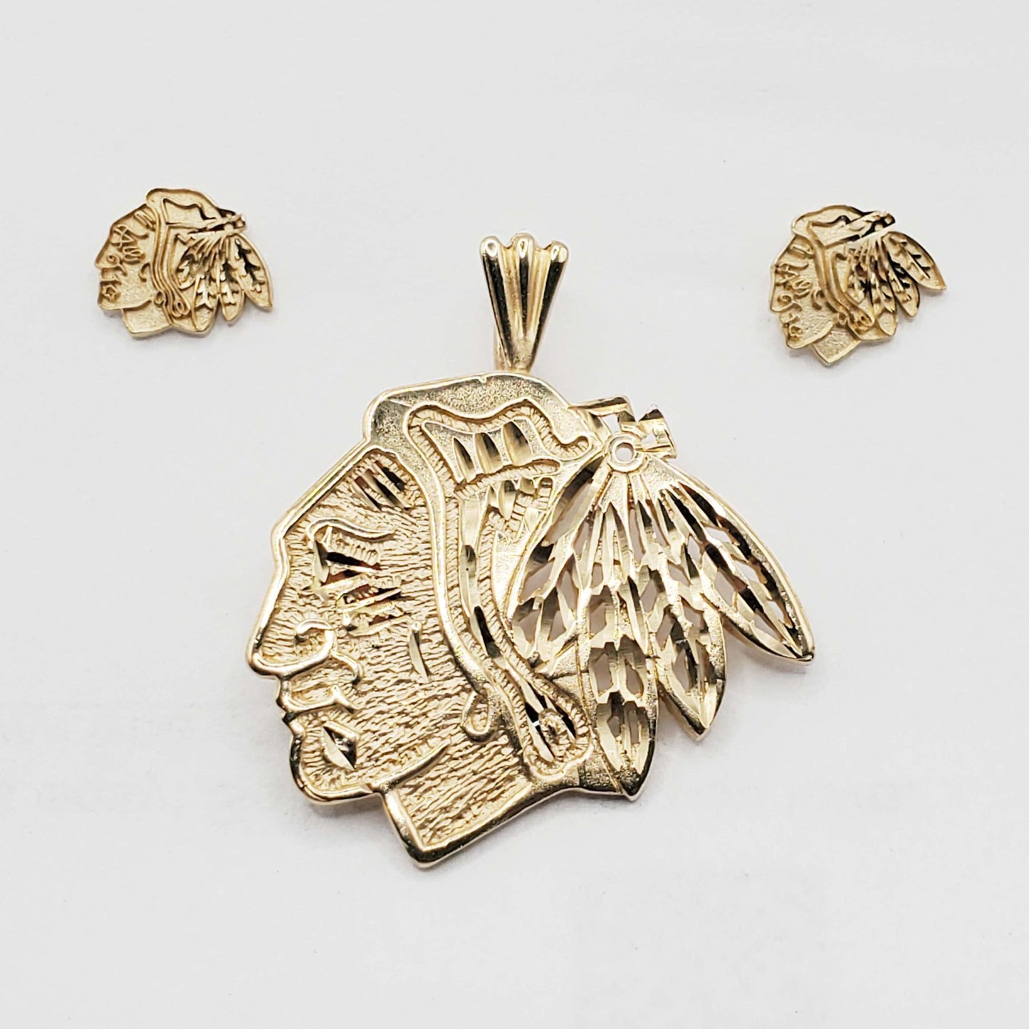 NHL Chicago Blackhawks Pendant & Stud Earrings Set 14k Gold Michael Anthony