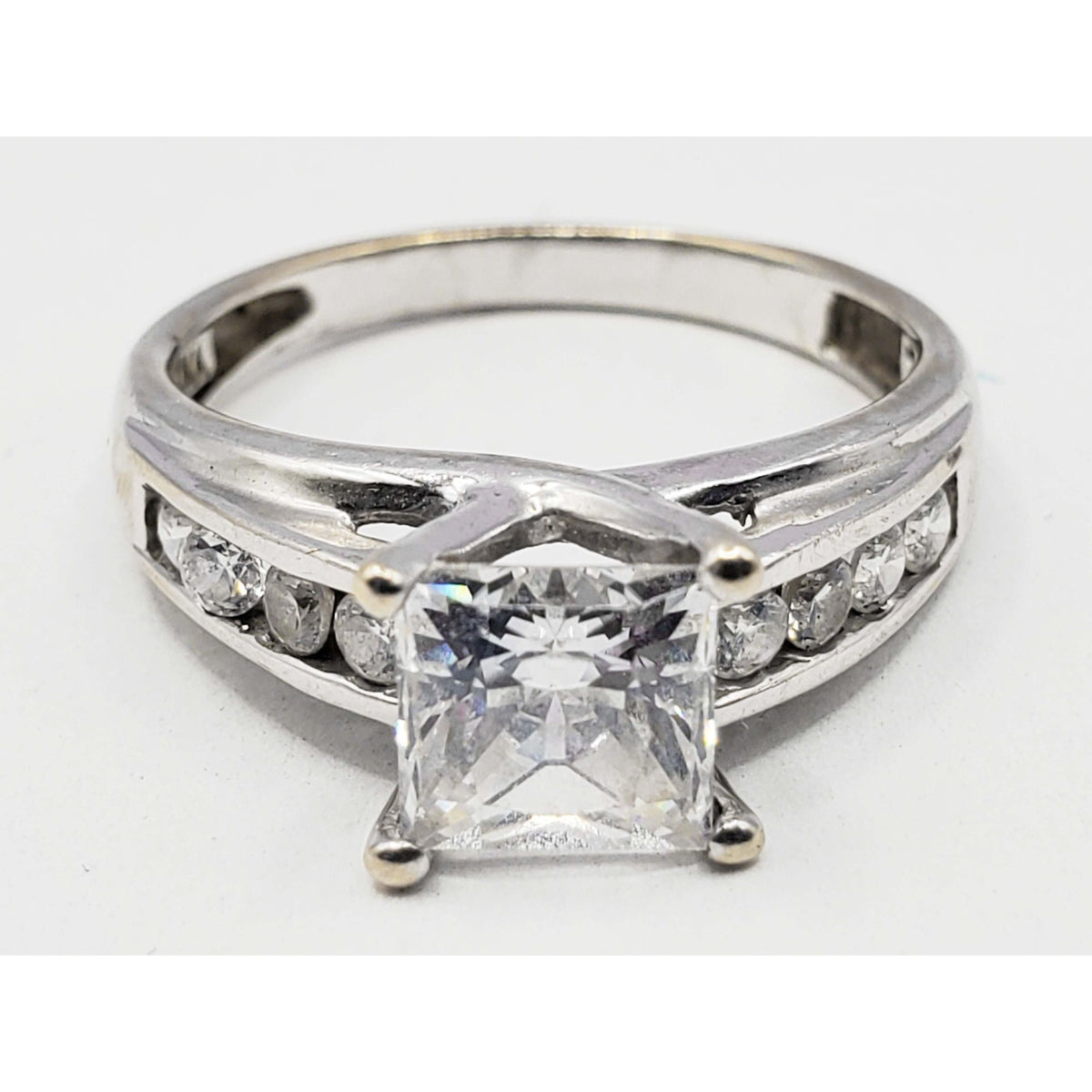 Cushion CZ with Accents Ring 14k White Gold Size 6.25